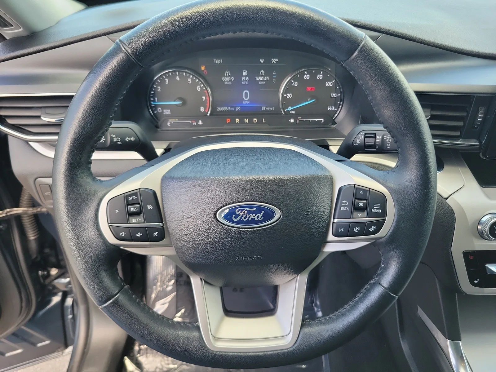2023 Ford Explorer XLT photo 21