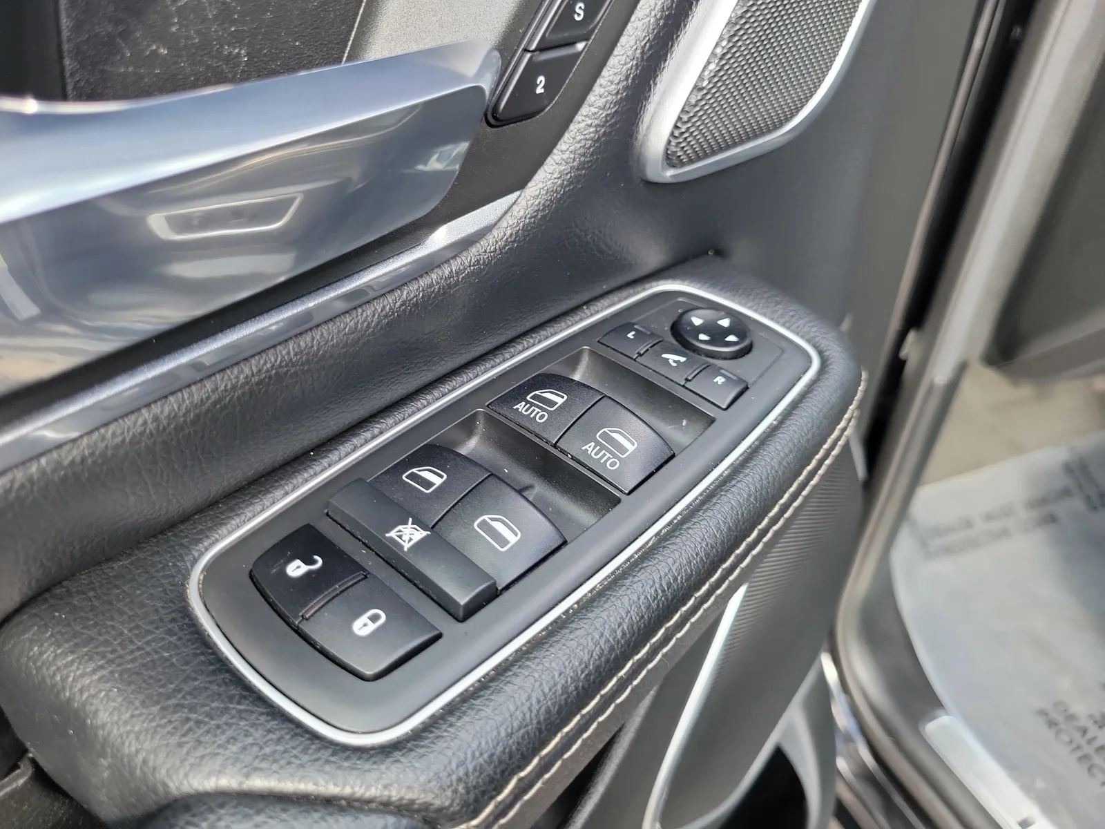 2021 RAM 1500 Laramie photo 24