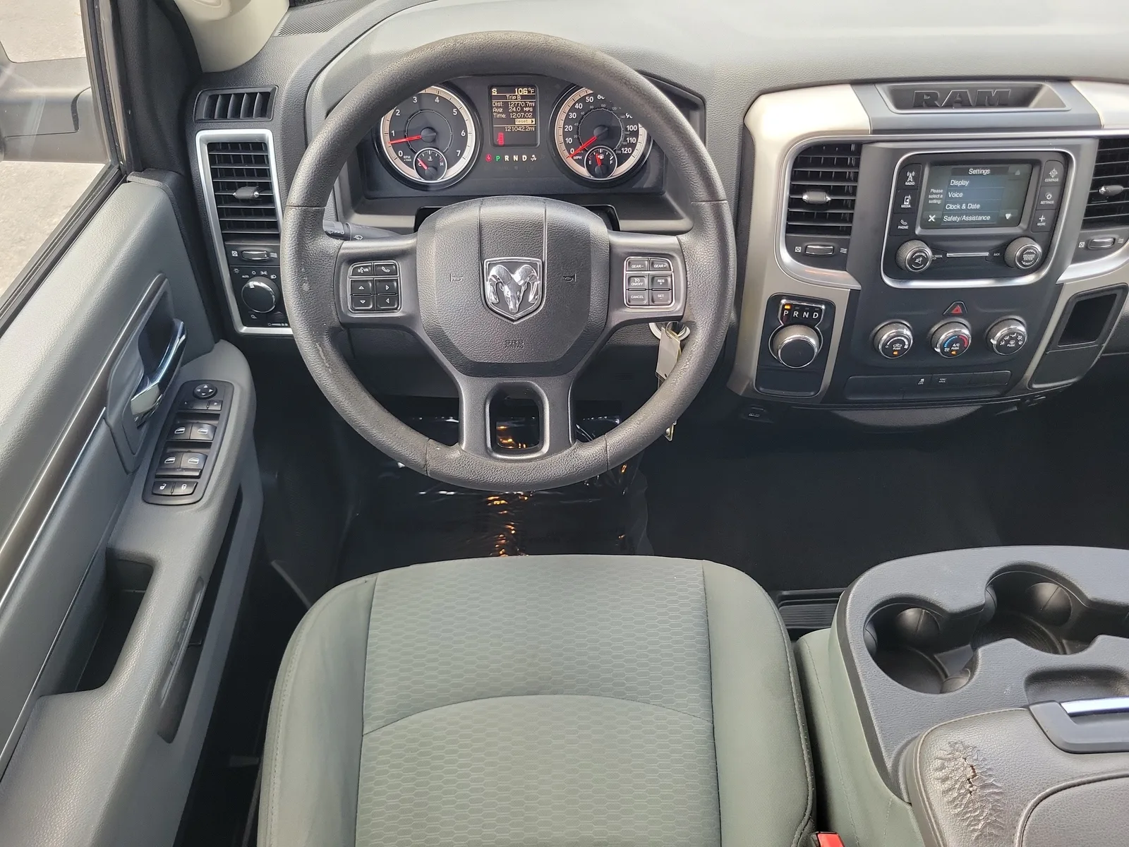 2019 RAM 1500 Classic SLT photo 17