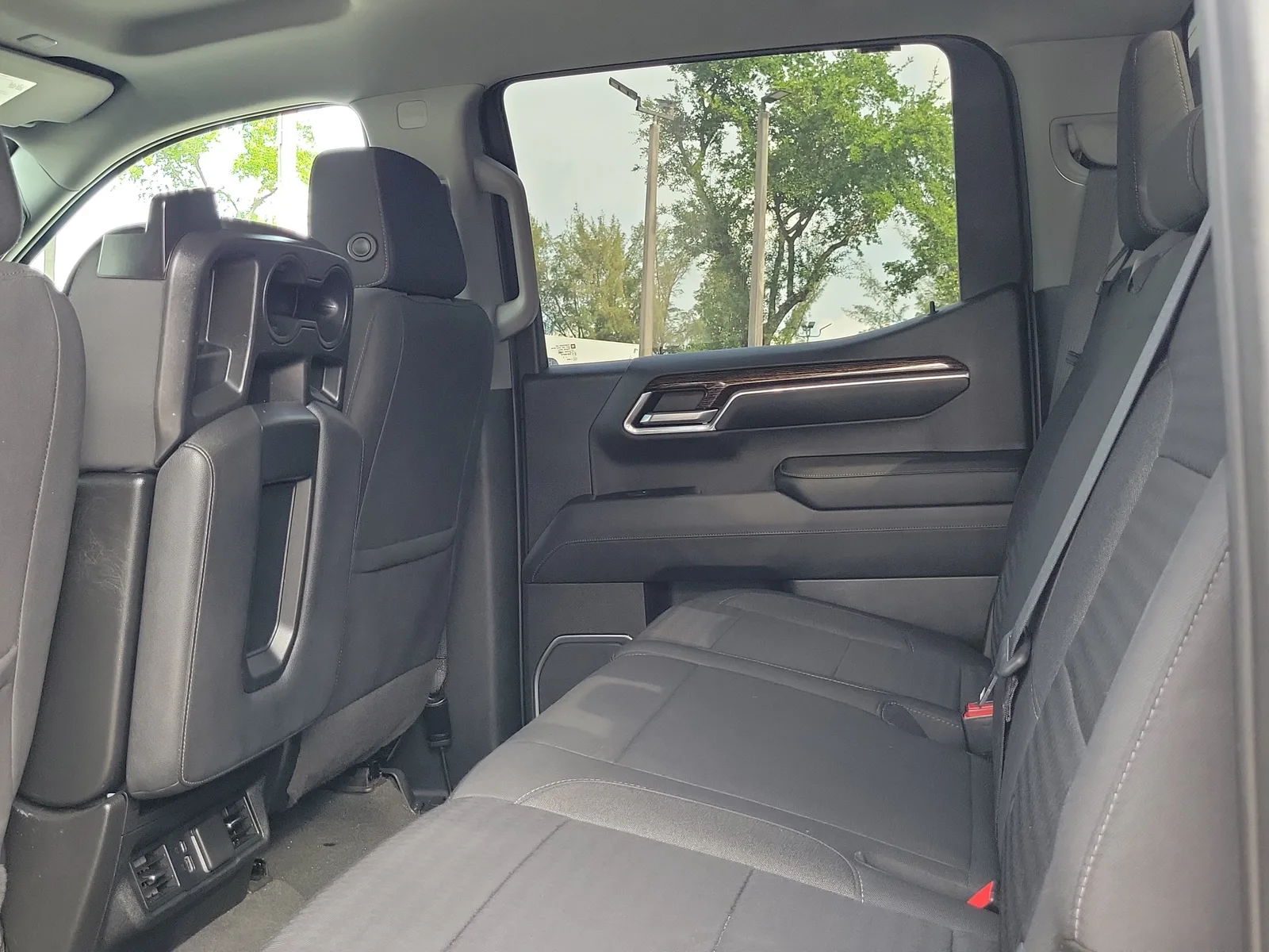 2022 GMC Sierra 1500 SLE photo 13