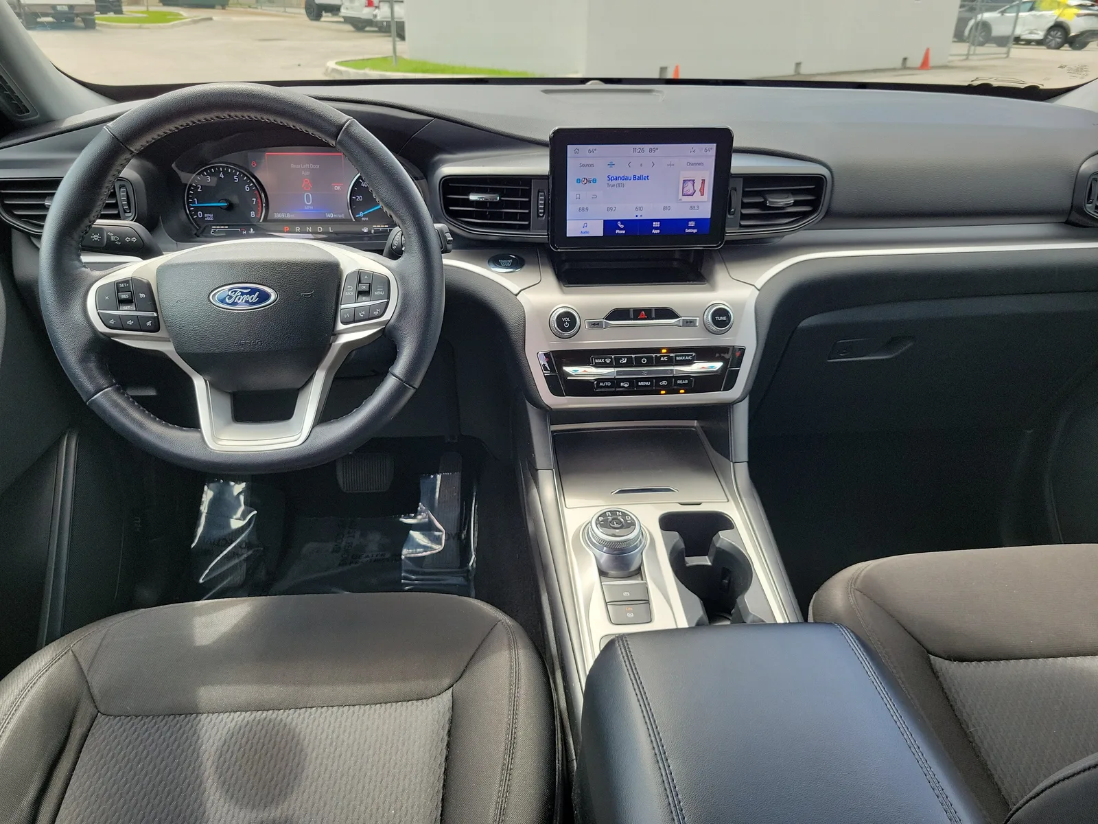 2023 Ford Explorer XLT photo 15