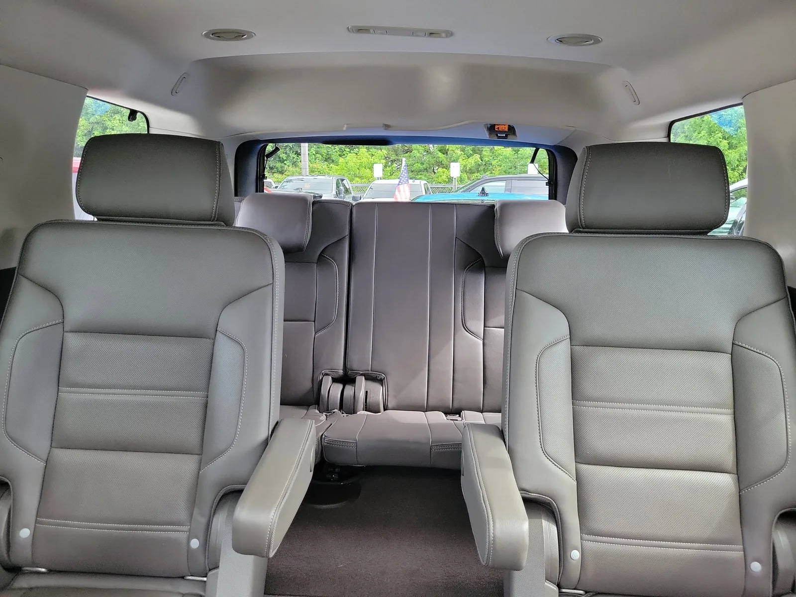 2020 GMC Yukon Denali photo 18