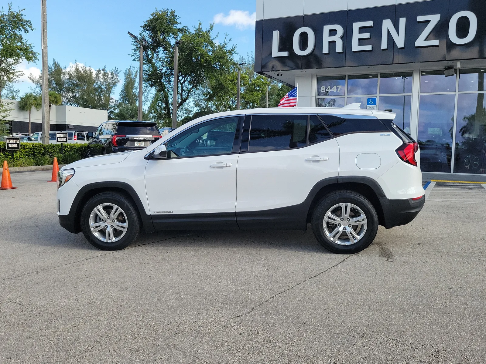 2020 GMC Terrain SLE photo 8
