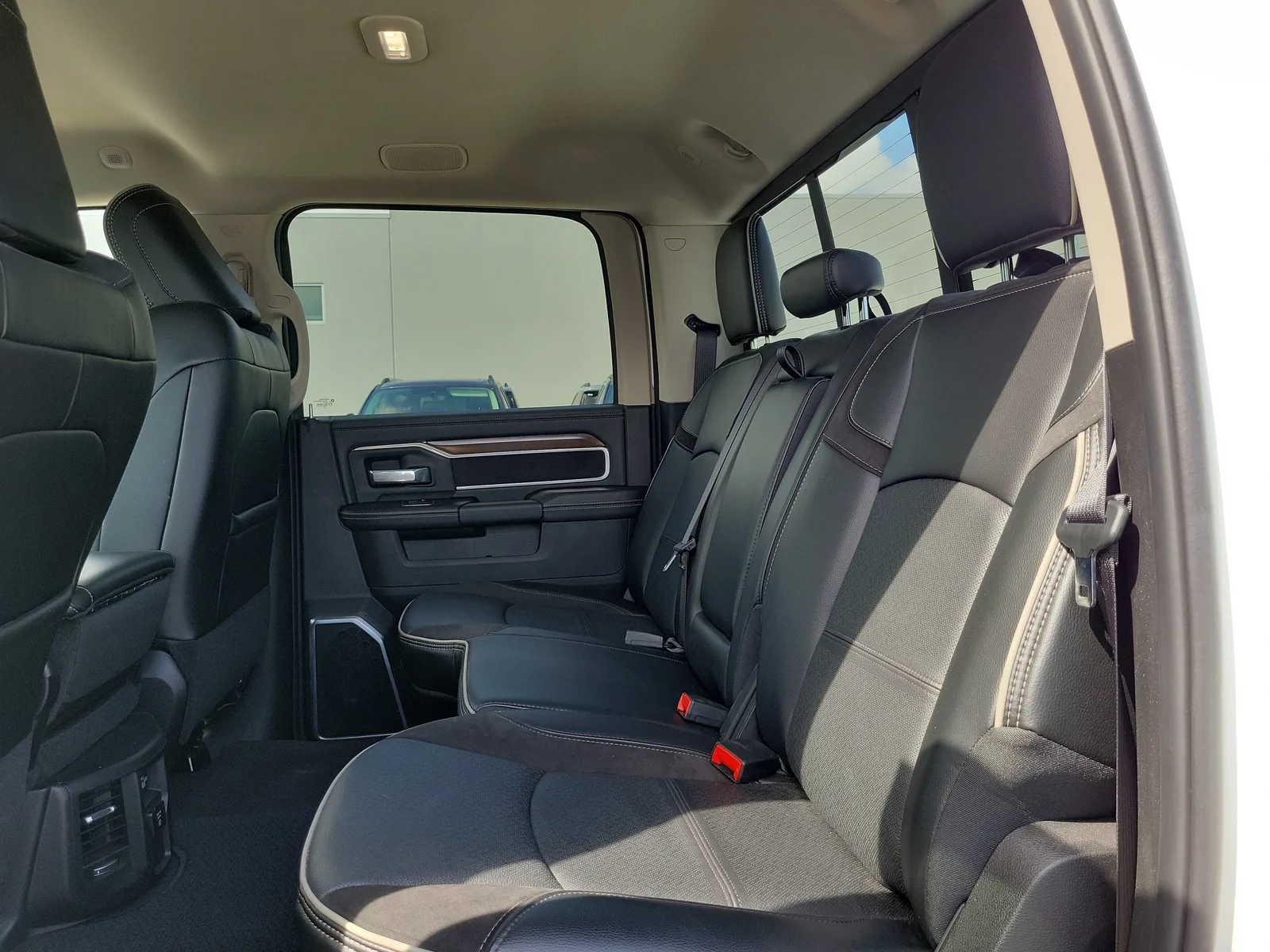 2024 RAM 2500 Laramie 4WD Diesel photo 13