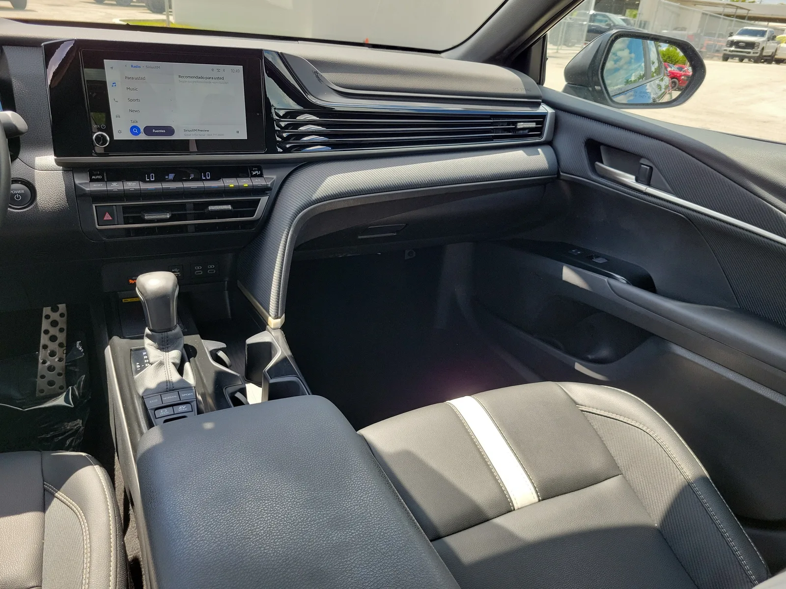 2026 Toyota Camry SE photo 16