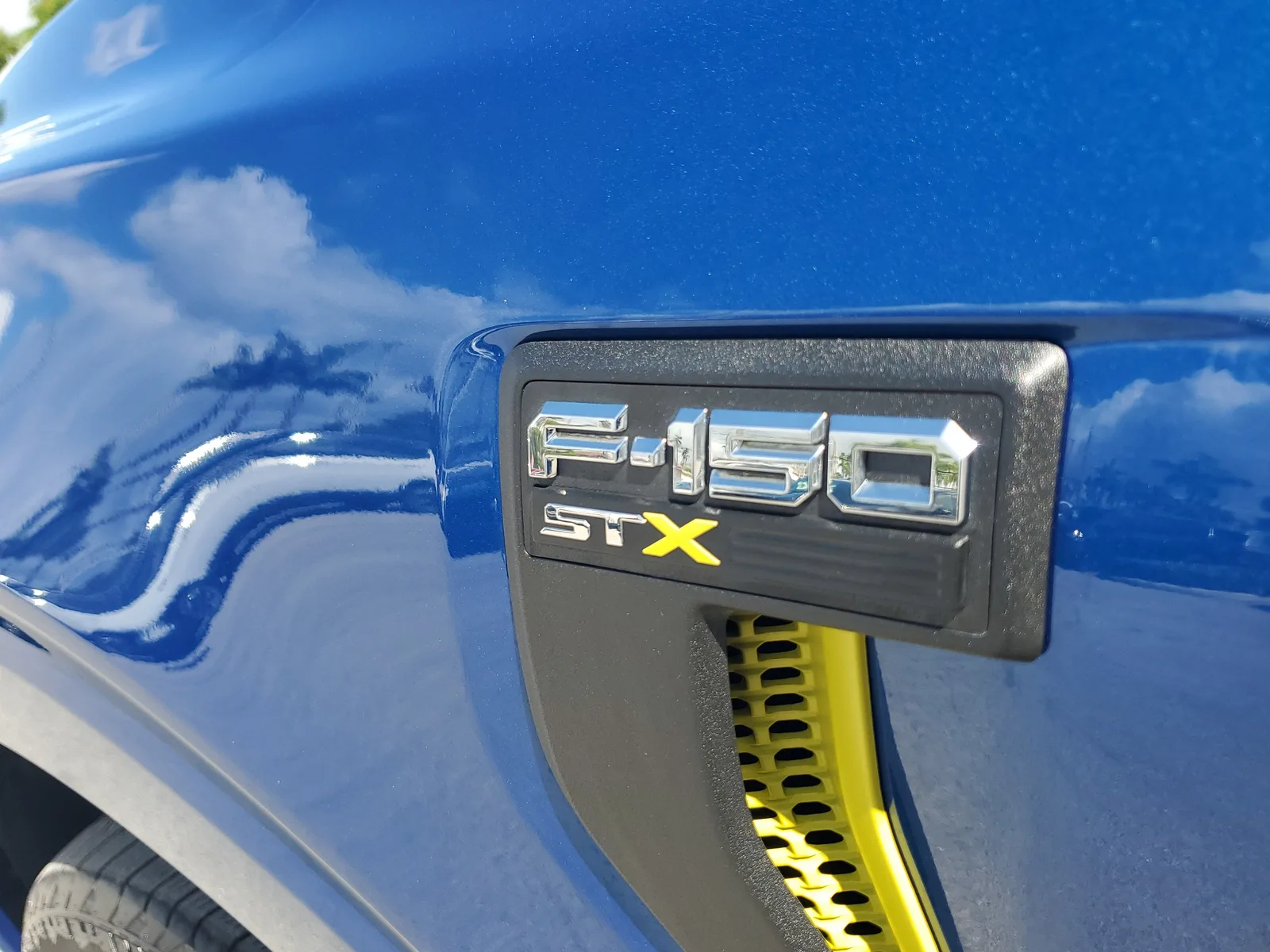 2025 Ford F-150 STX 4WD photo 8
