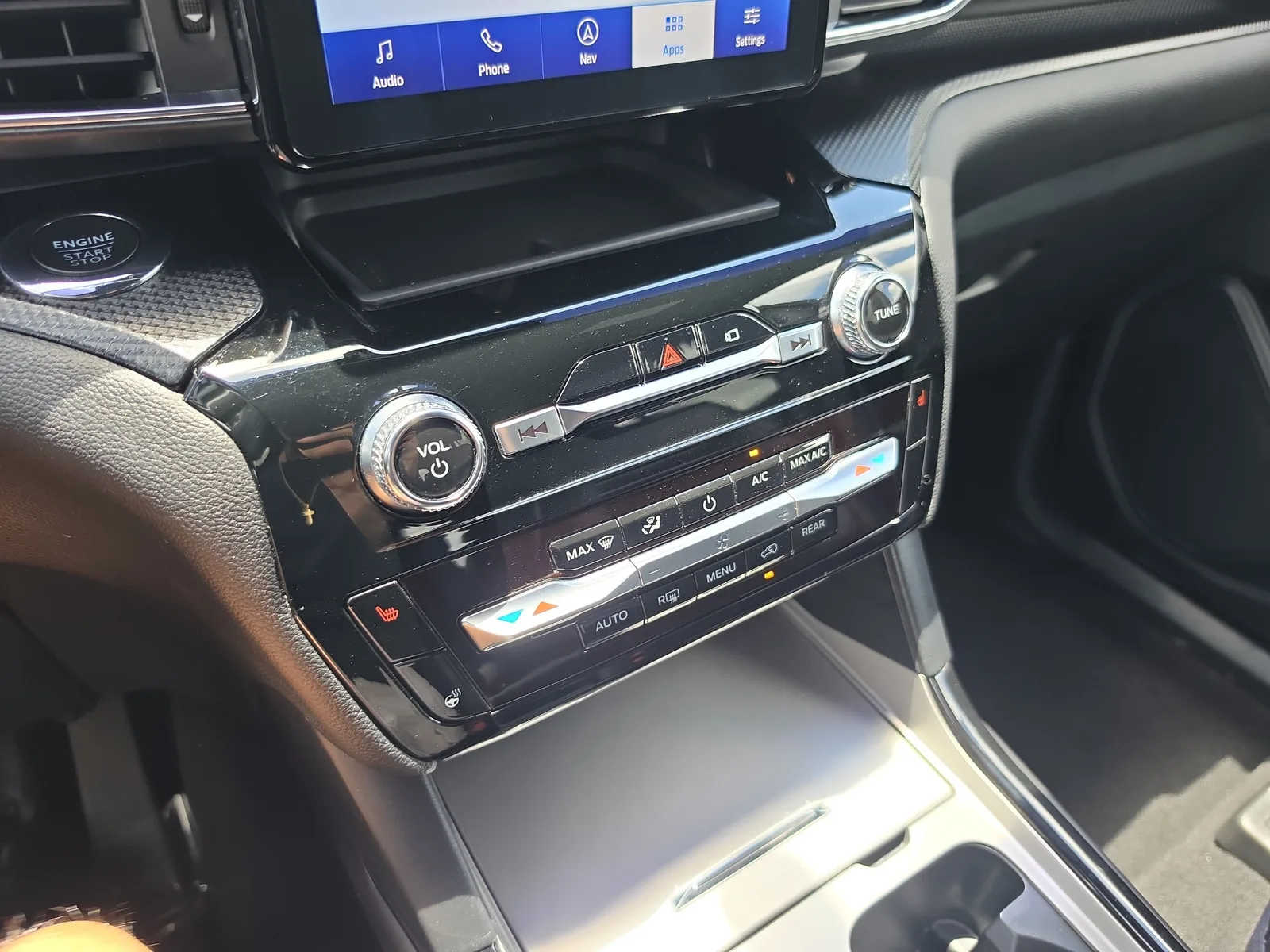 2022 Ford Explorer ST-Line photo 17