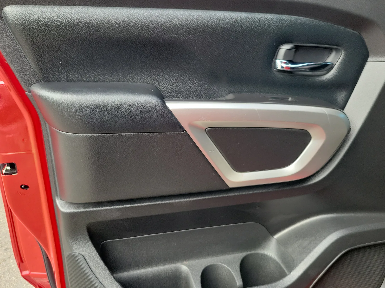 2021 Nissan Titan SV photo 24