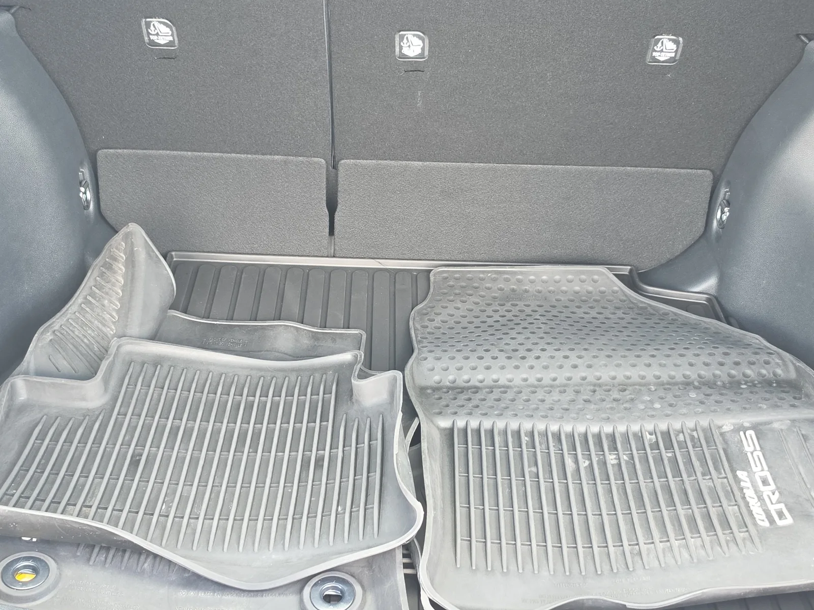 2025 Toyota Corolla Cross L photo 9