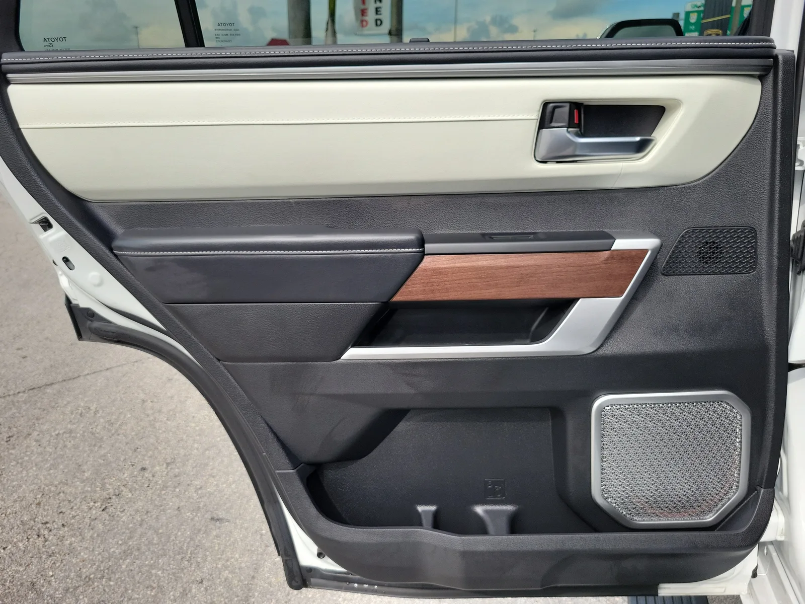 2025 Toyota Sequoia SR5 photo 26