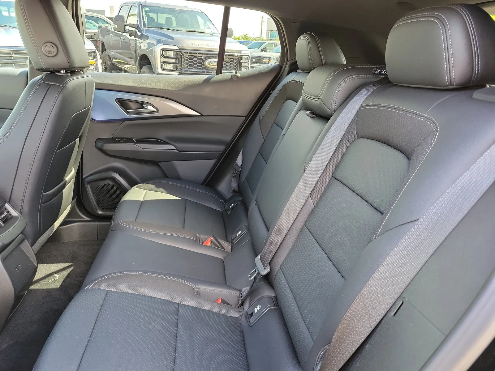 2026 Chevrolet Equinox EV LT2 w/PDE photo 17