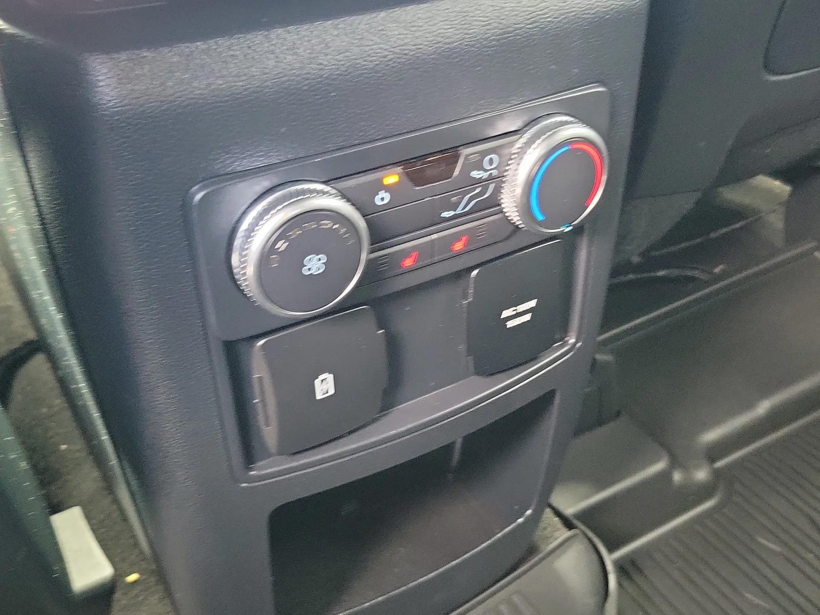 2020 Ford Explorer ST 4WD photo 17