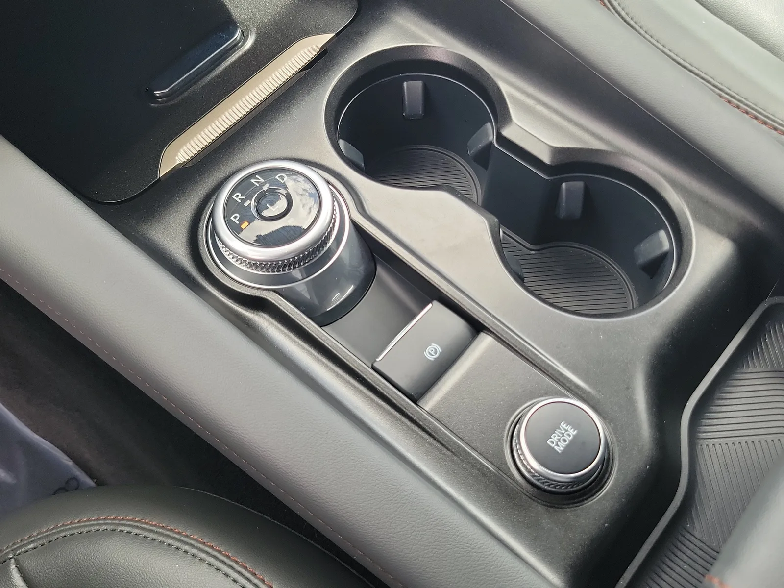 2025 Ford Explorer Active photo 26