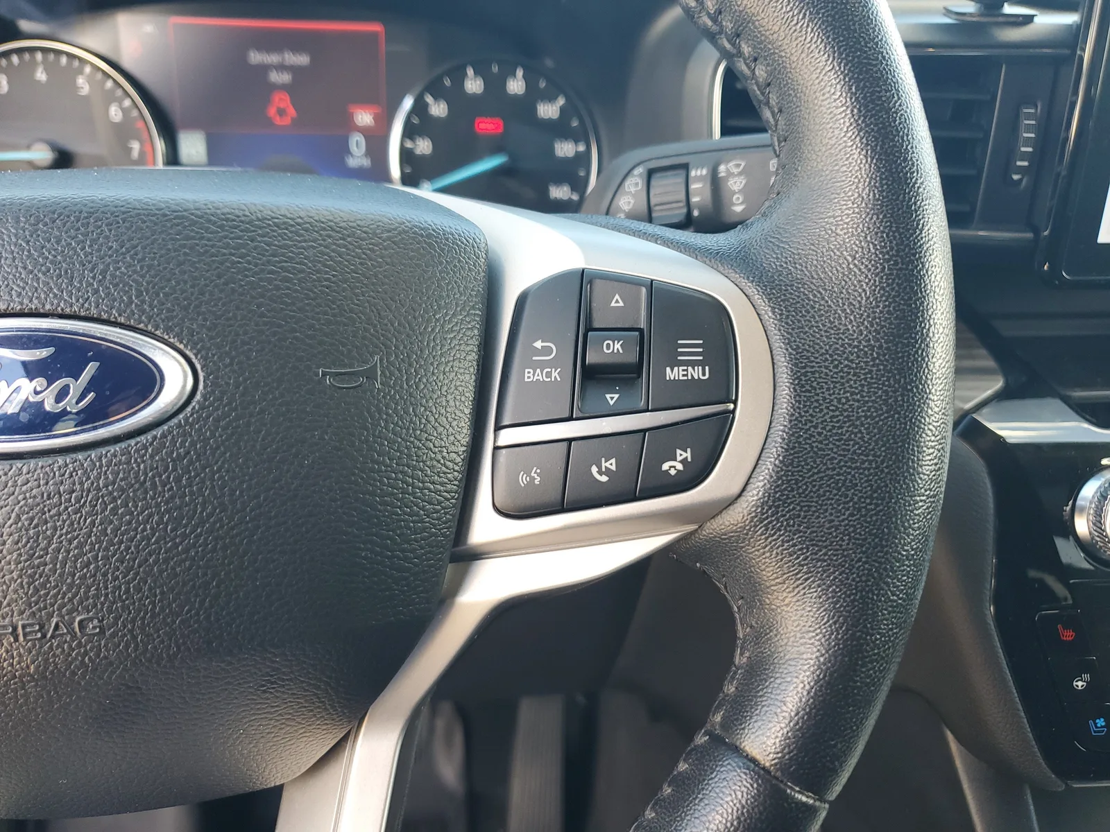 2023 Ford Explorer Limited photo 22