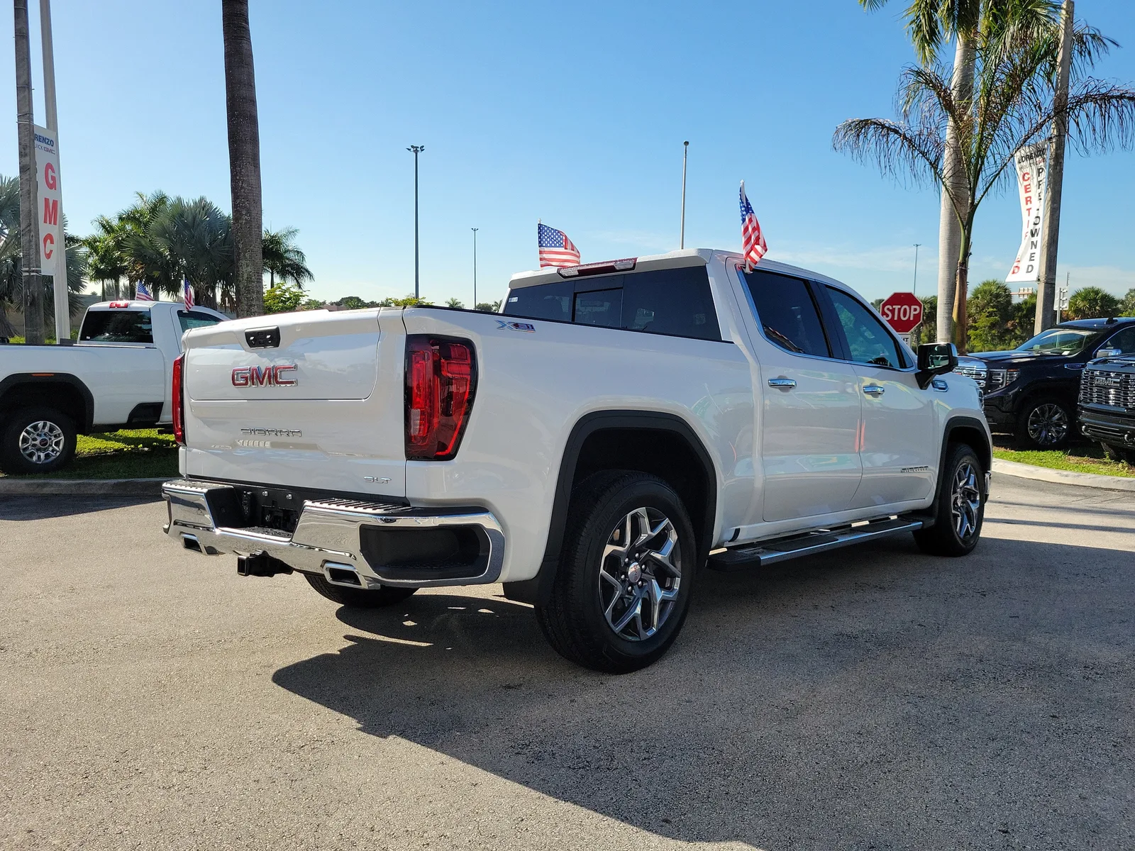 2023 GMC Sierra 1500 SLT photo 5
