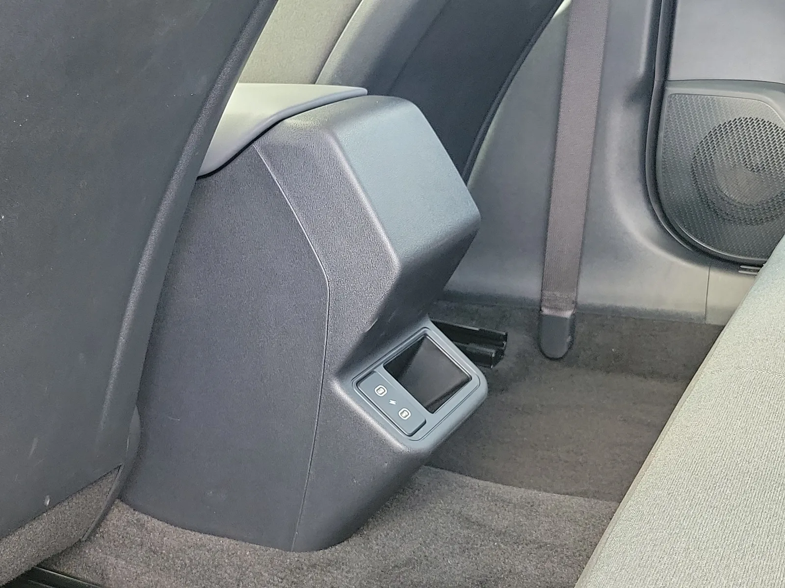 2025 Kia K4 LXS photo 16