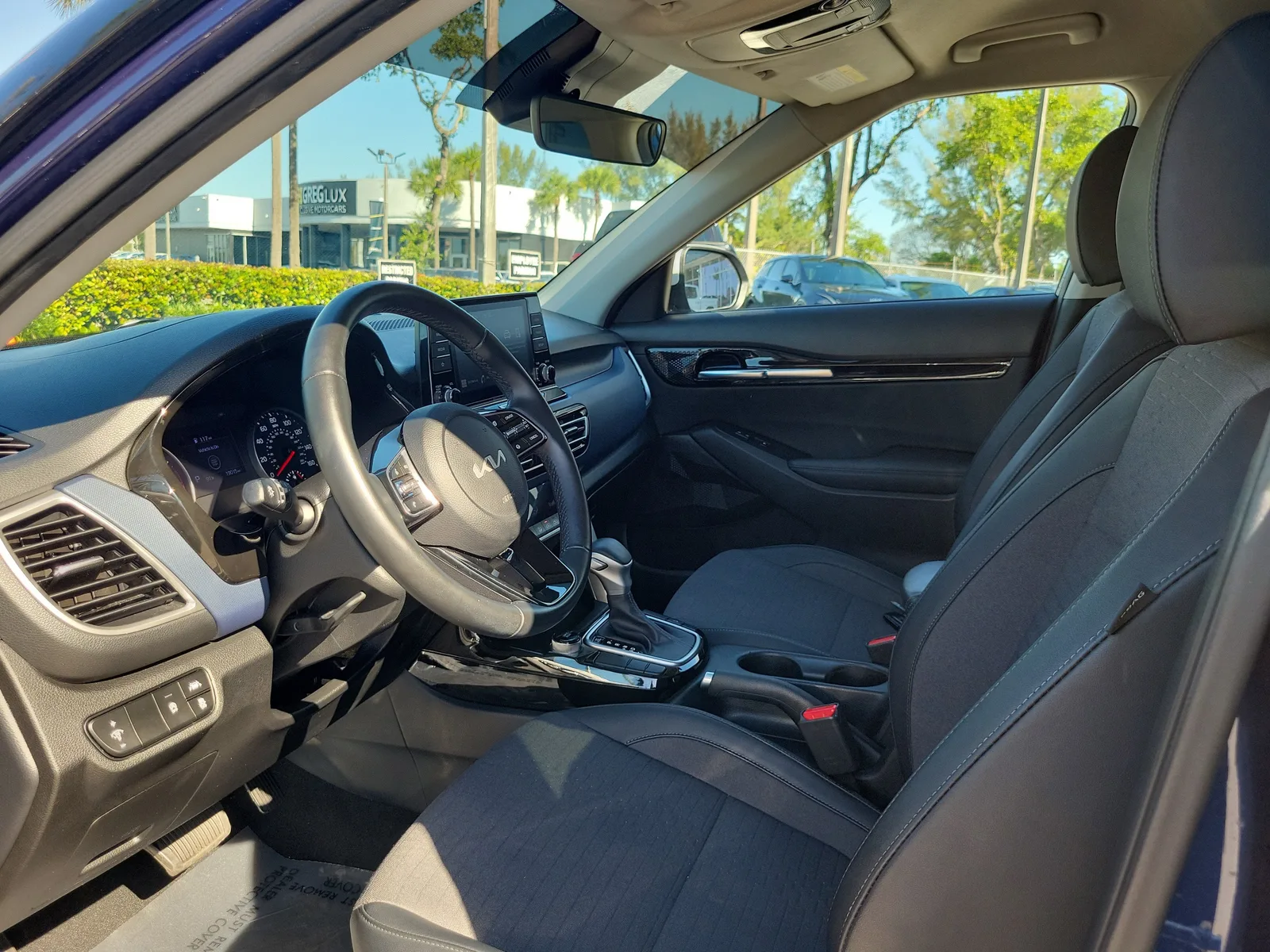 2023 Kia Seltos S photo 11