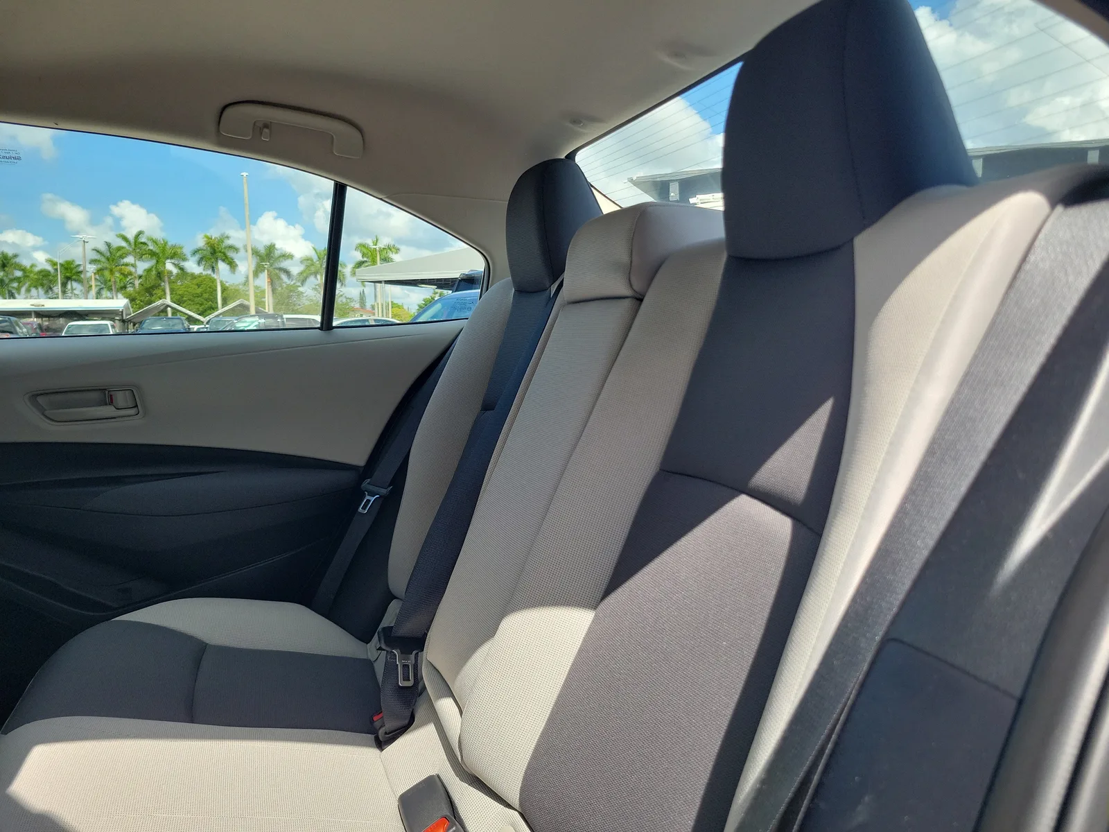 2025 Toyota Corolla LE photo 15