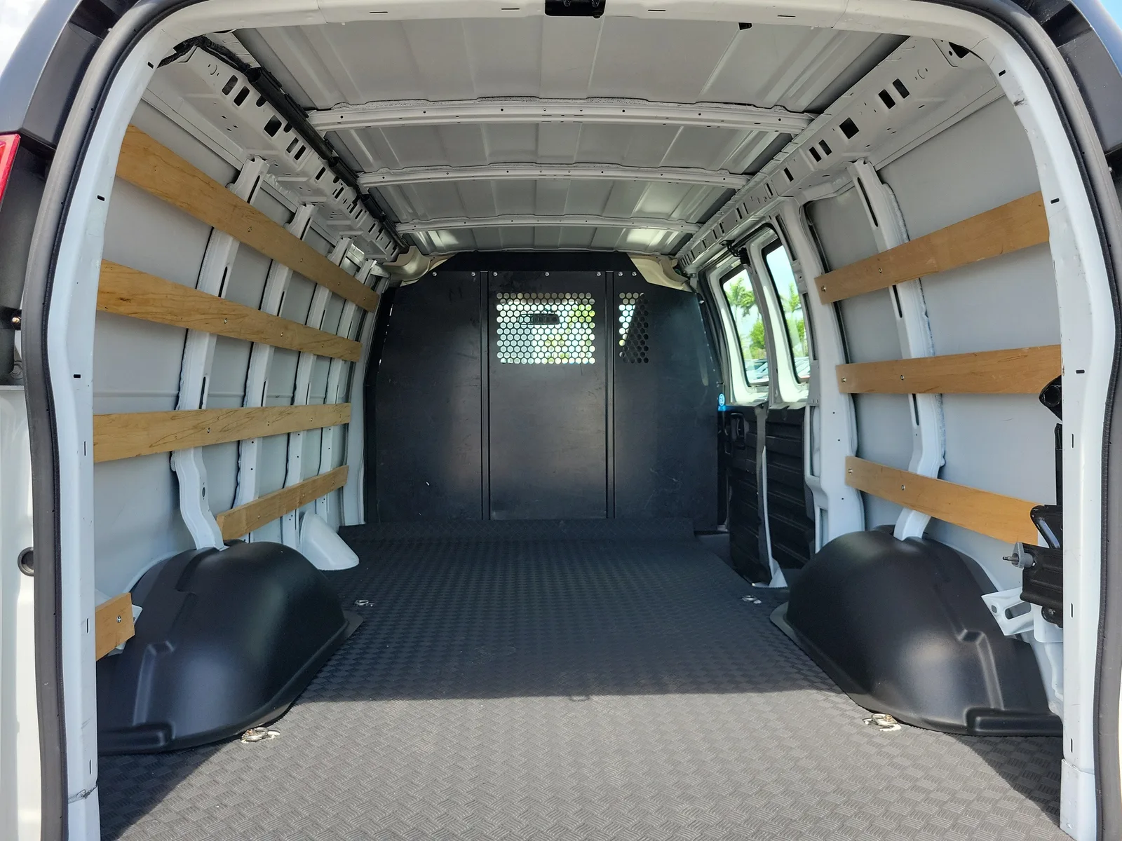 2024 GMC Savana Cargo Van Work Van photo 12