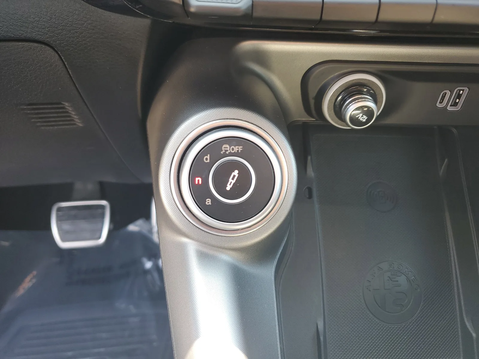 2024 Alfa Romeo Tonale Veloce E4WD photo 26