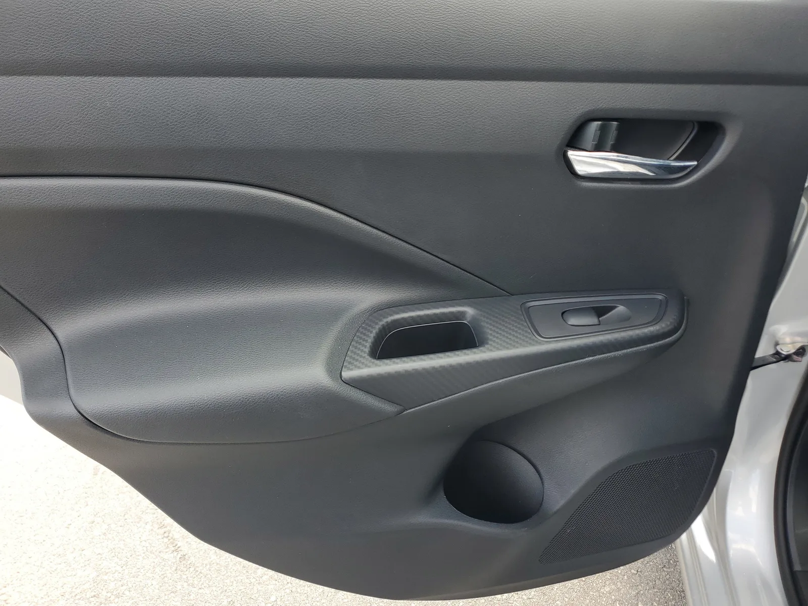 2025 Nissan Versa SV photo 26