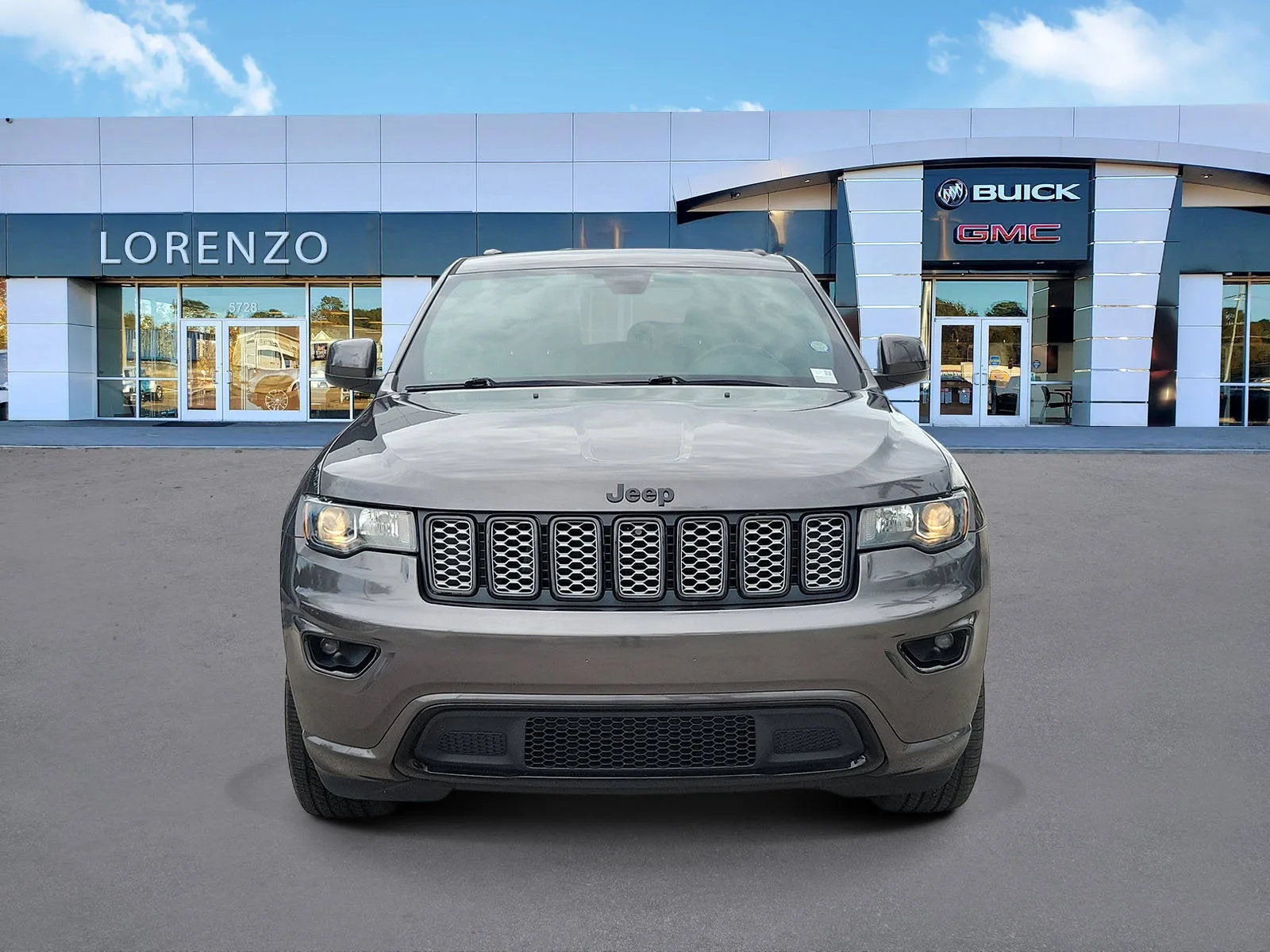 2019 Jeep Grand Cherokee Altitude photo 2