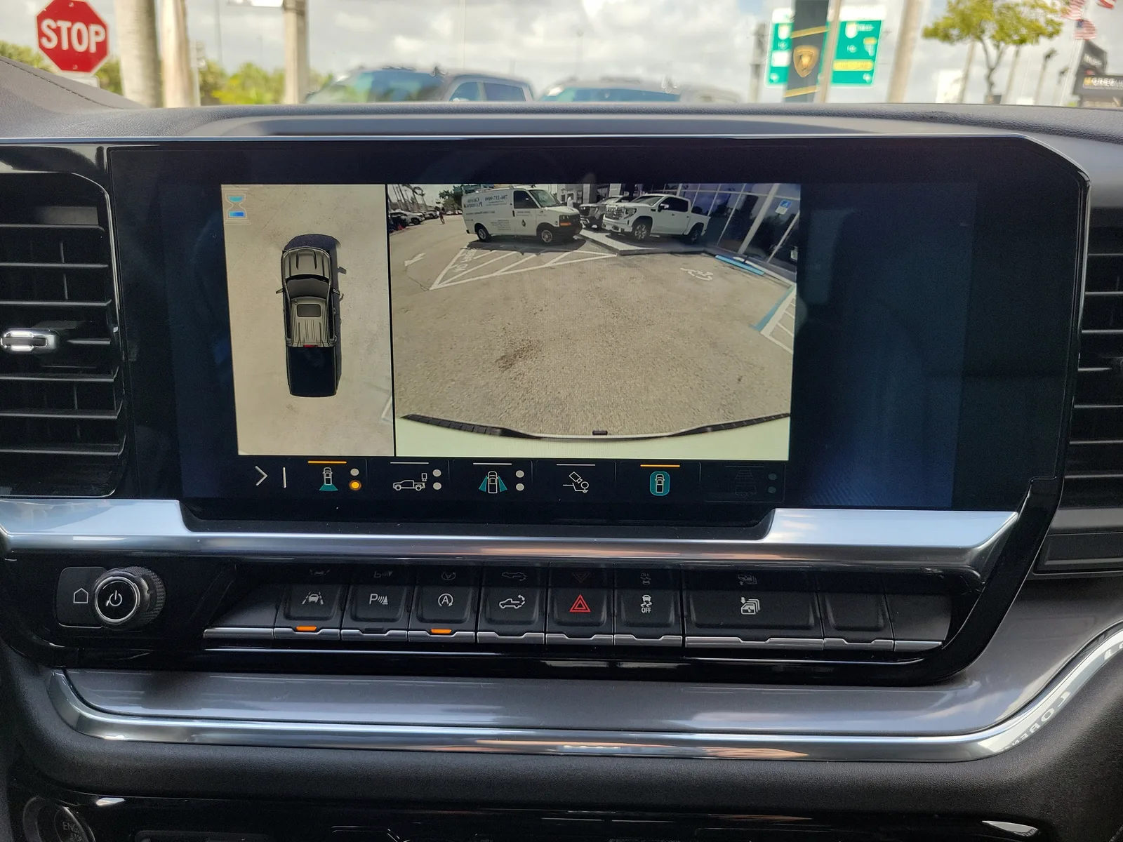 2023 Chevrolet Silverado 1500 High Country photo 11
