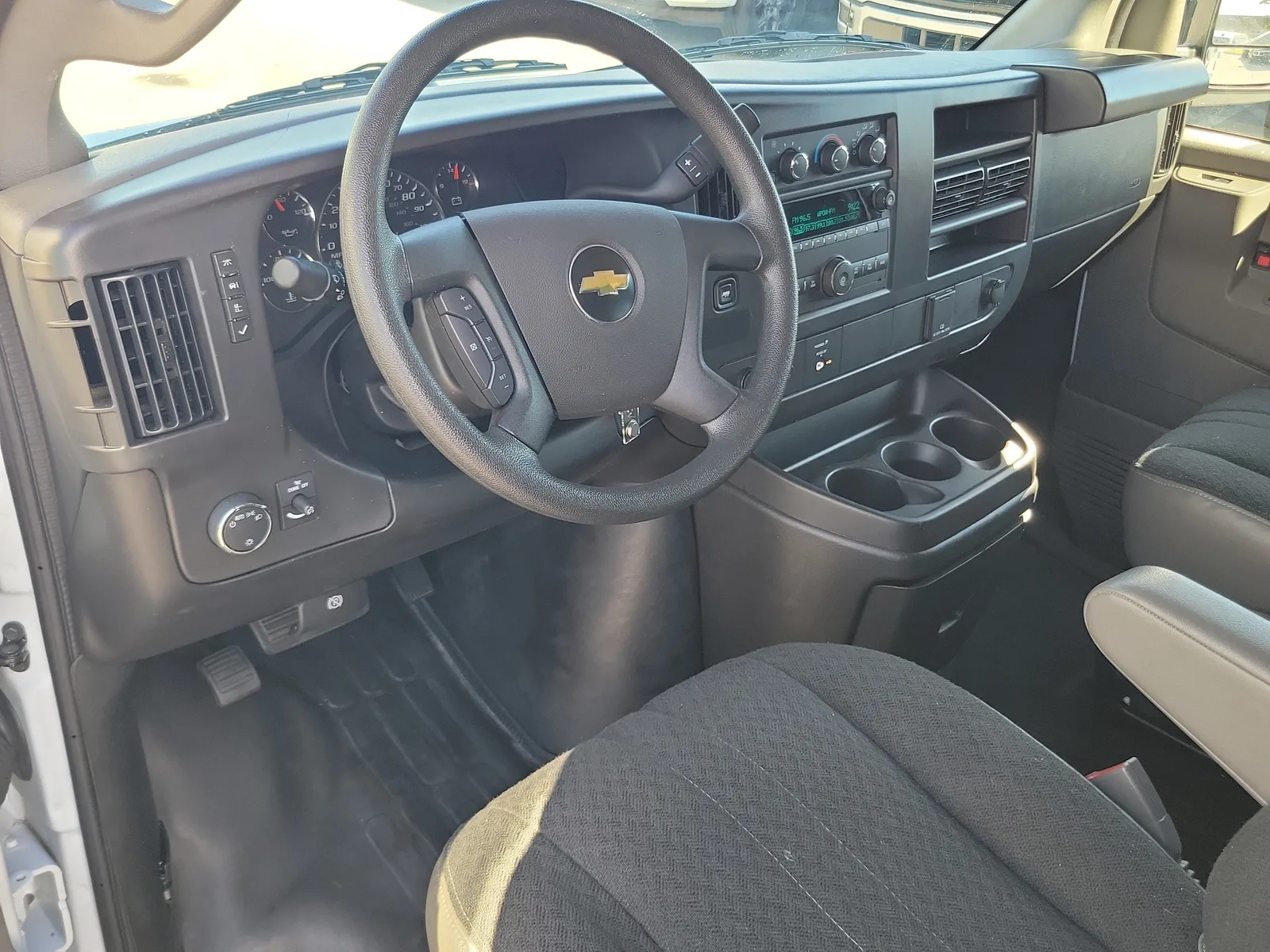2025 Chevrolet Express Cargo Van Work Van photo 9