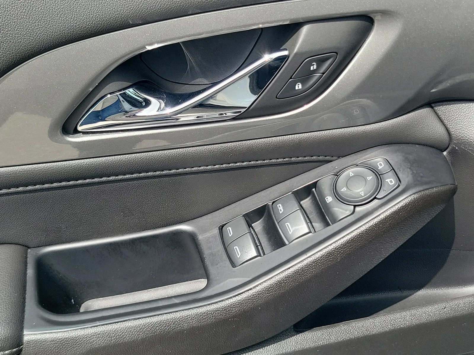 2023 Chevrolet Traverse LT Cloth photo 28