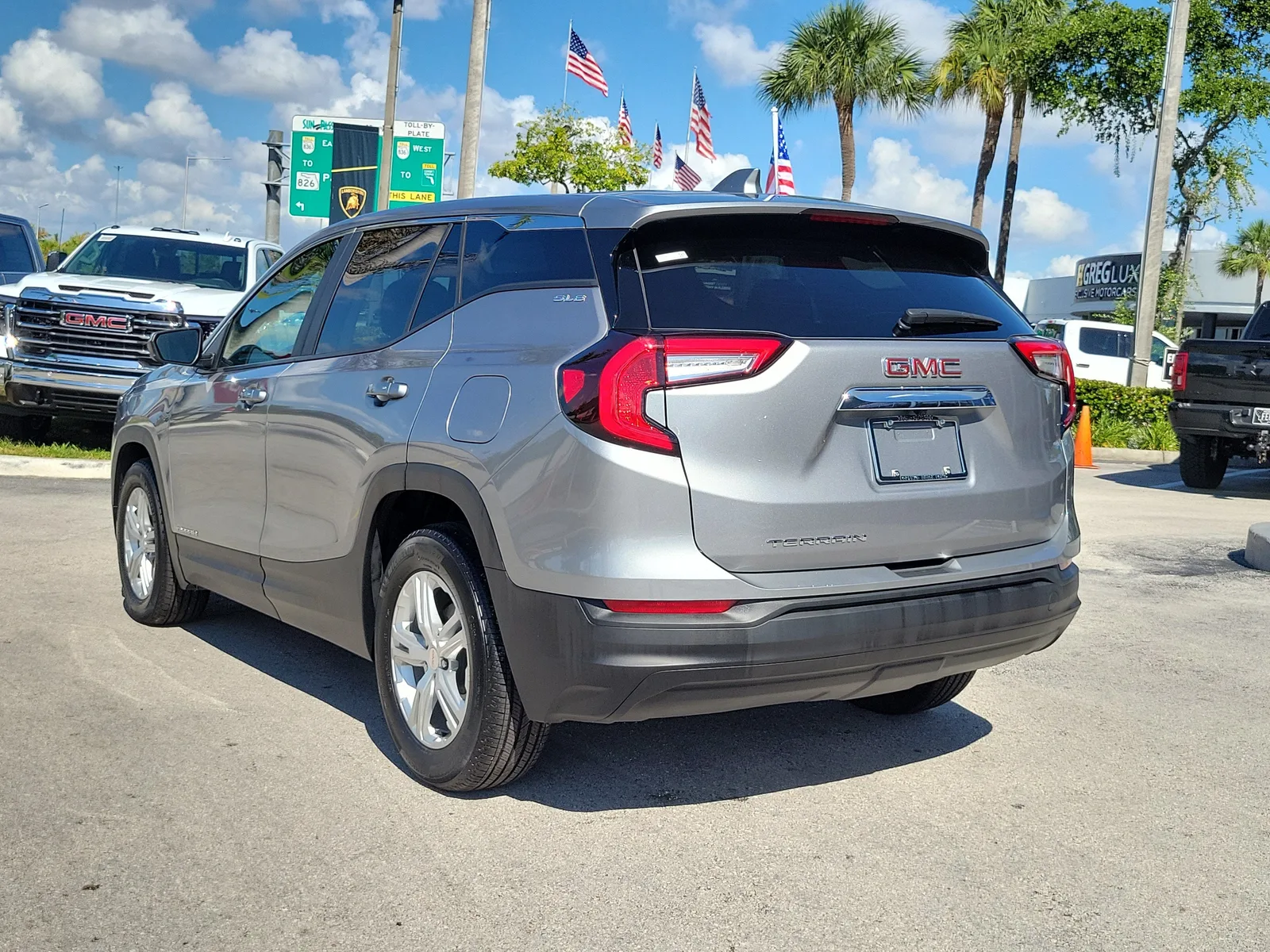 2024 GMC Terrain SLE photo 7