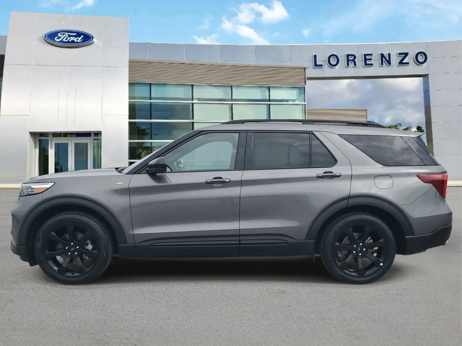 2023 Ford Explorer ST-Line photo 8