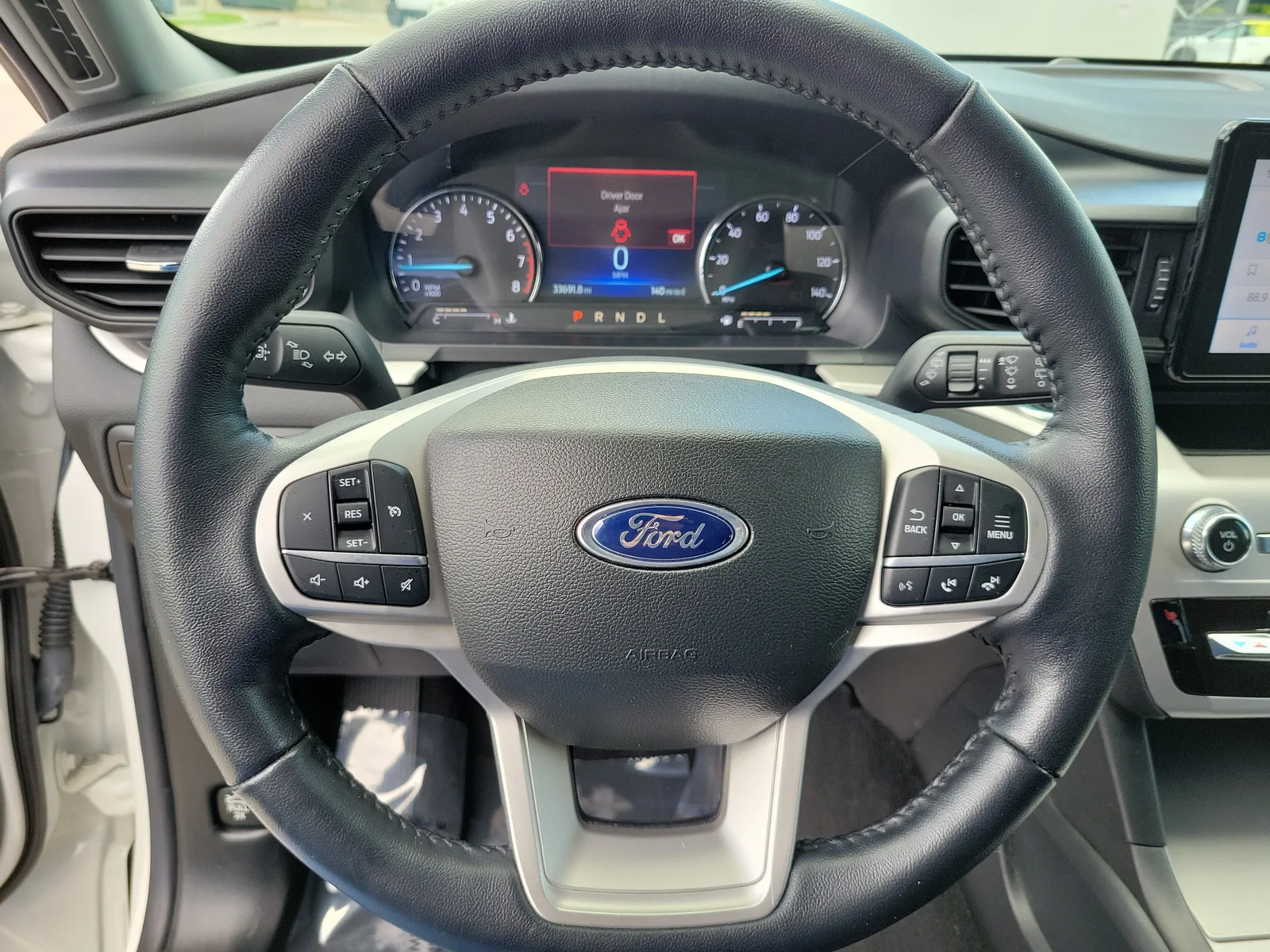 2023 Ford Explorer XLT photo 27