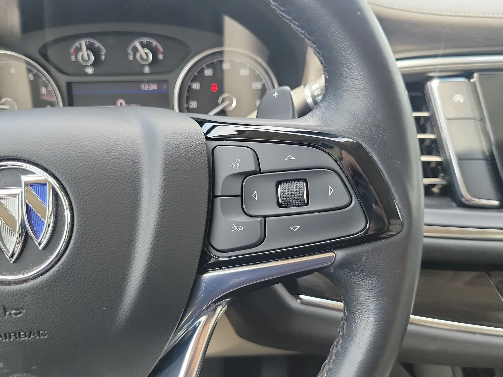 2022 Buick Enclave Essence photo 21