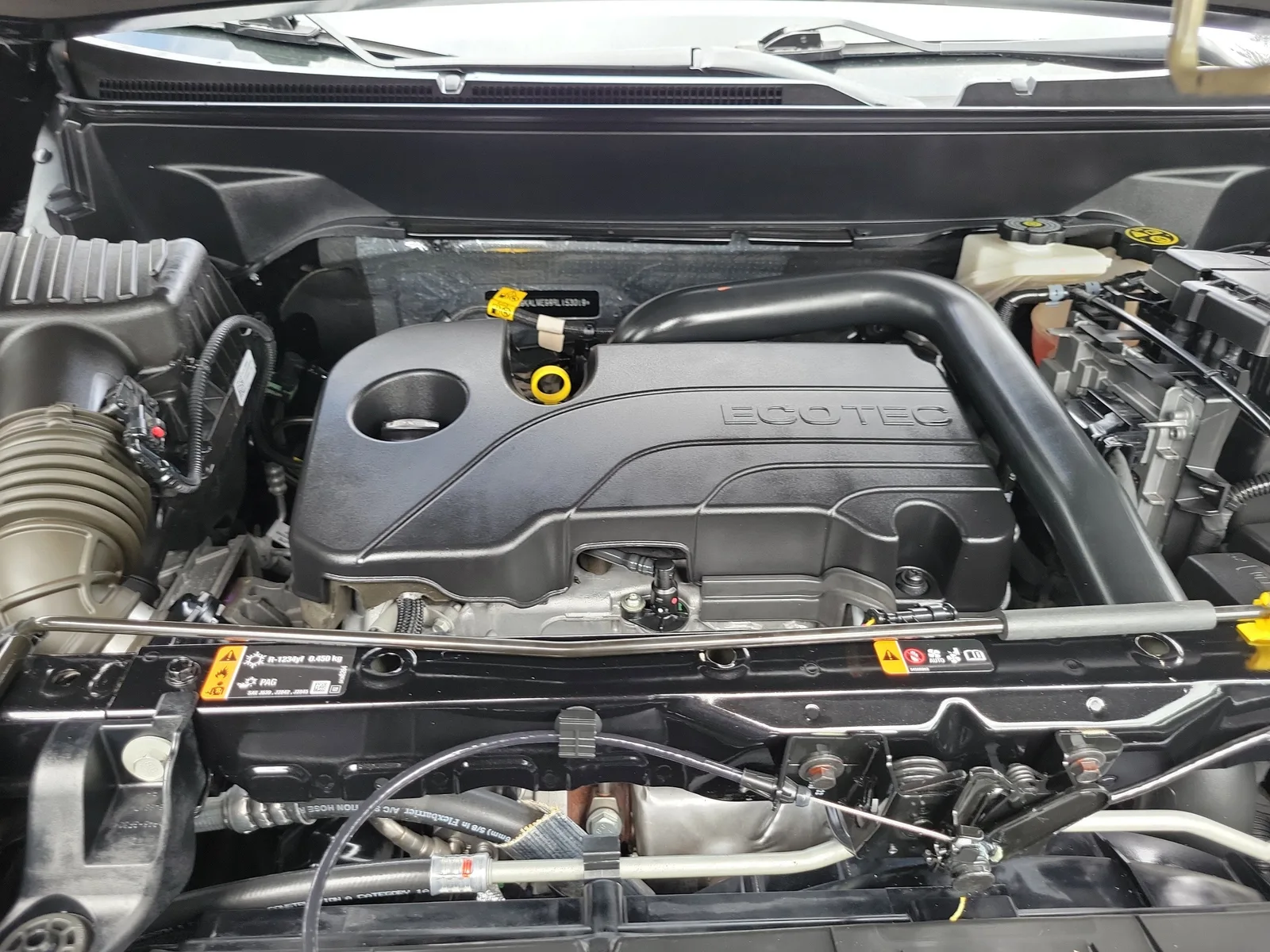2024 GMC Terrain SLE photo 26