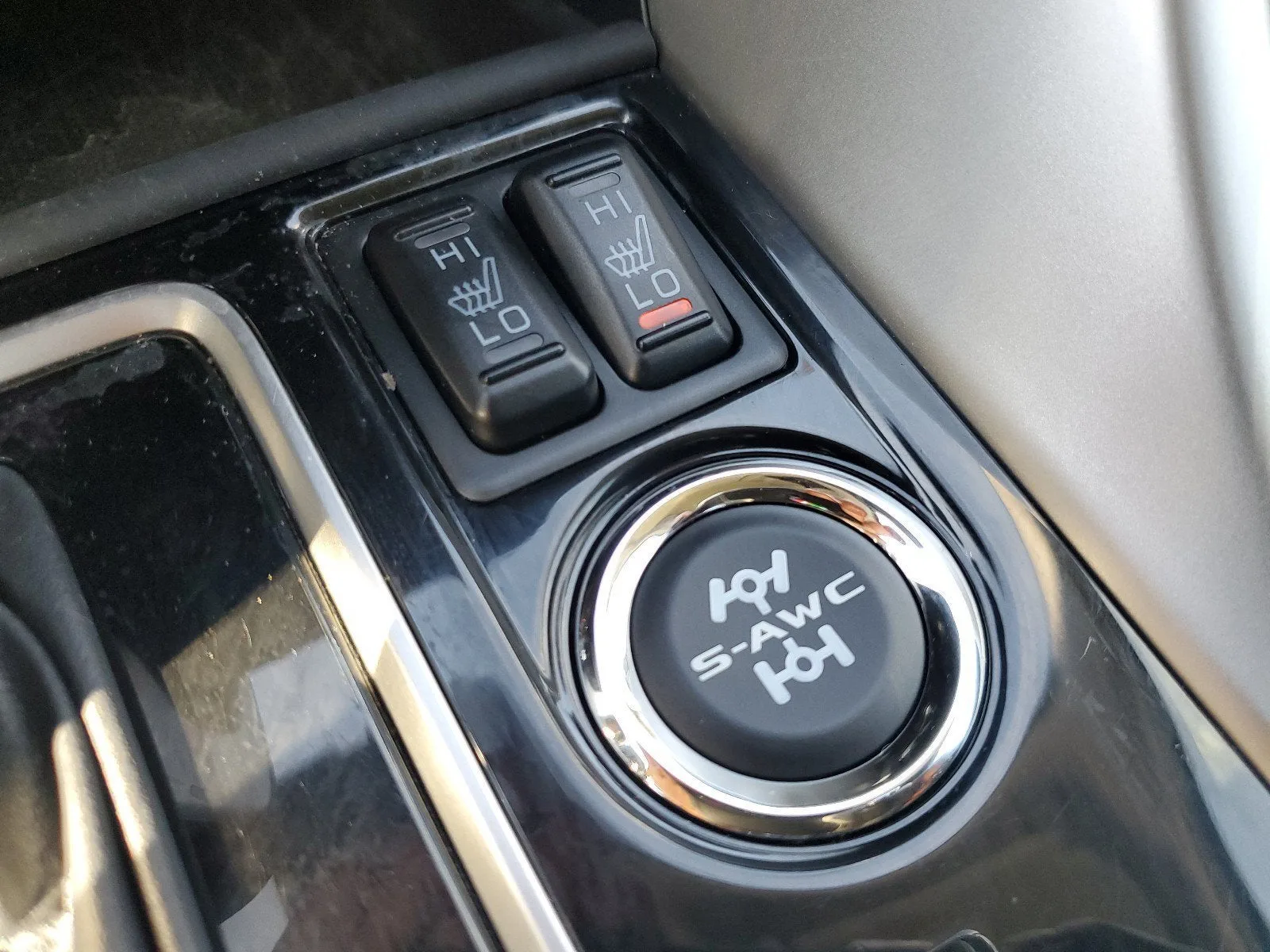 2024 Mitsubishi Eclipse Cross LE photo 25