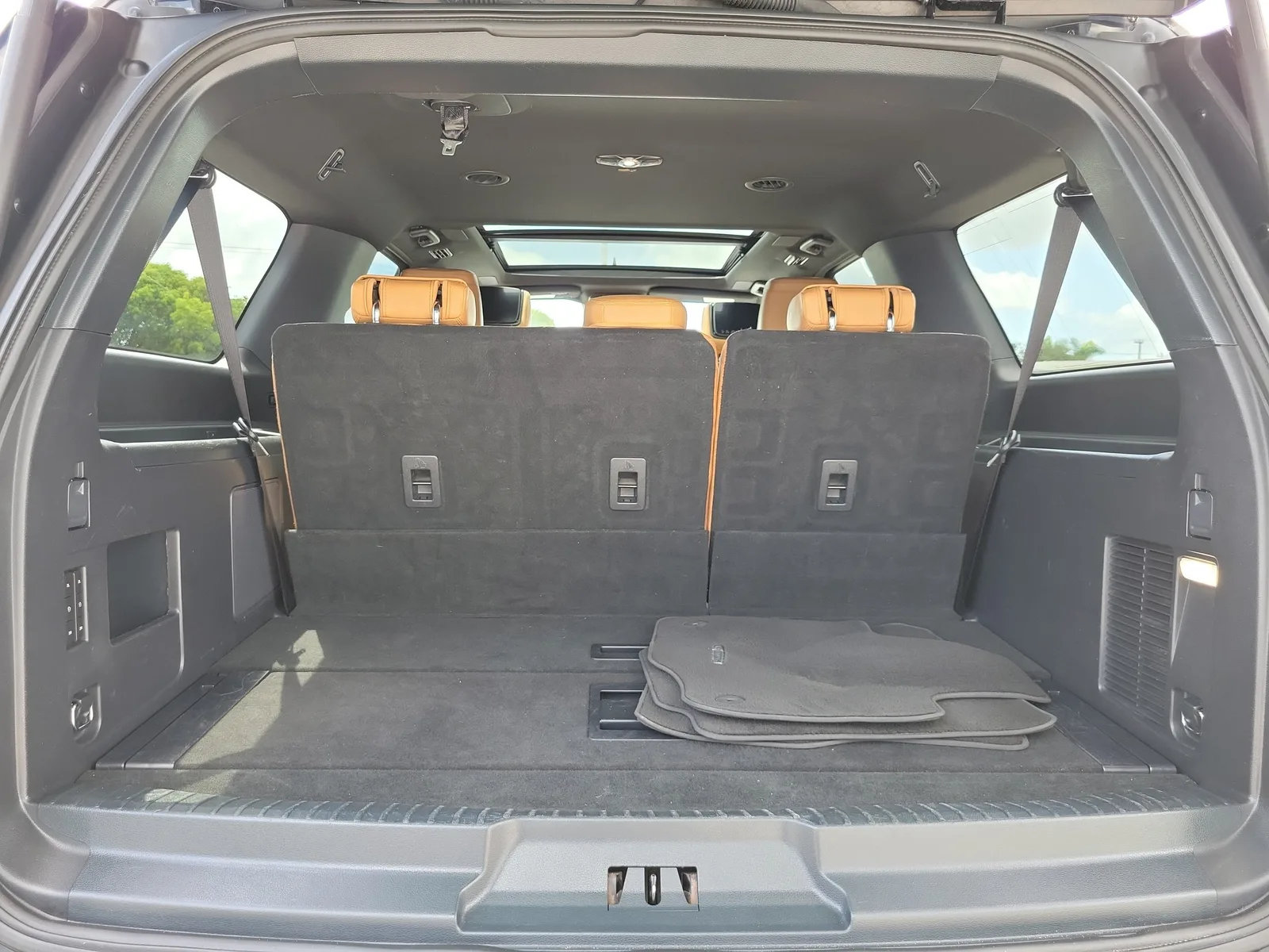 2023 Ford Expedition Max Platinum photo 11