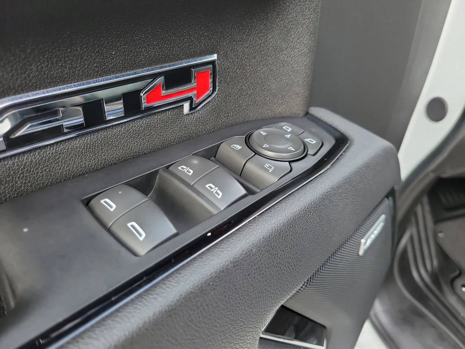 2025 GMC Sierra 1500 AT4 4WD photo 23