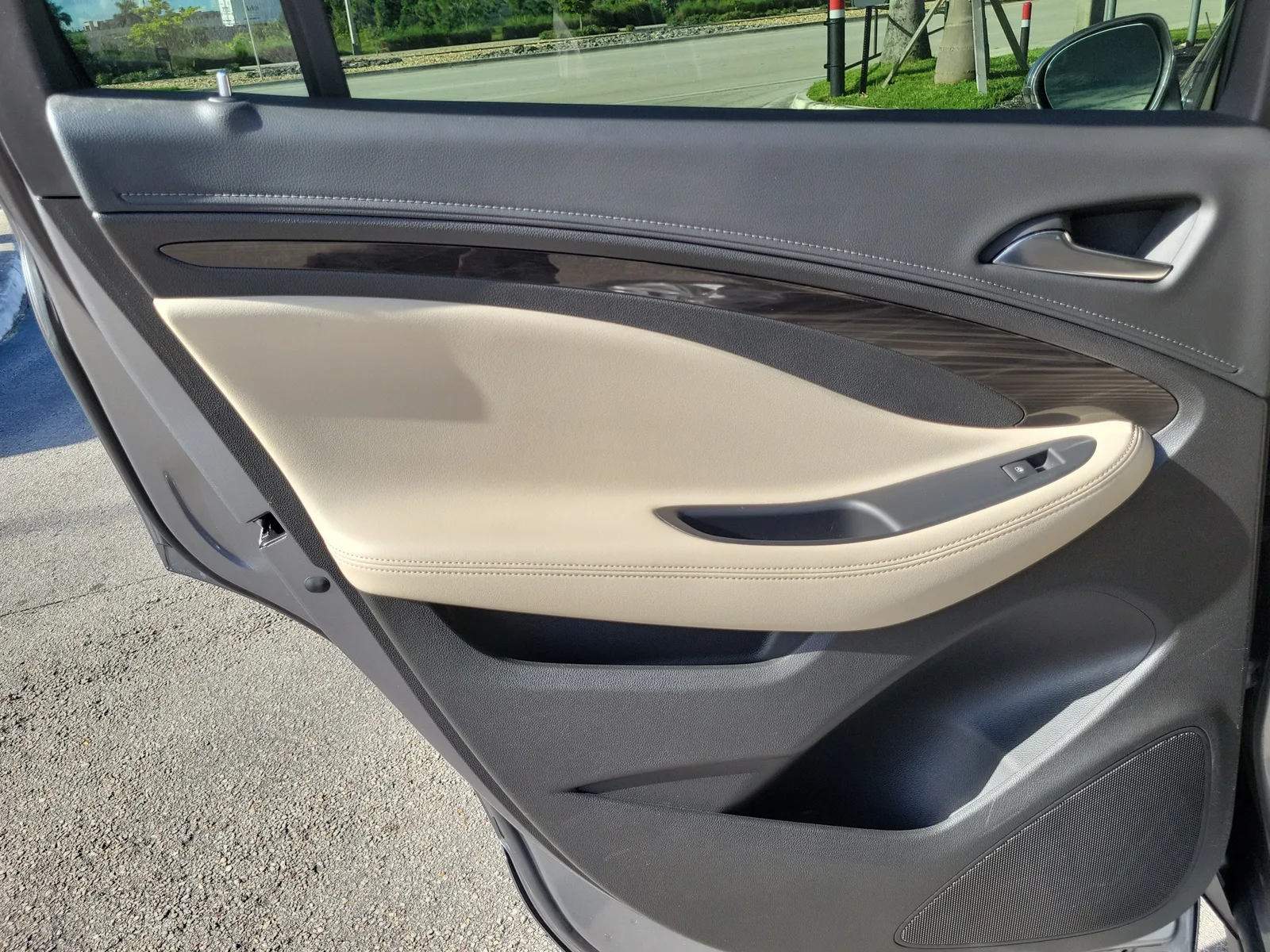 2020 Buick Envision Preferred photo 25