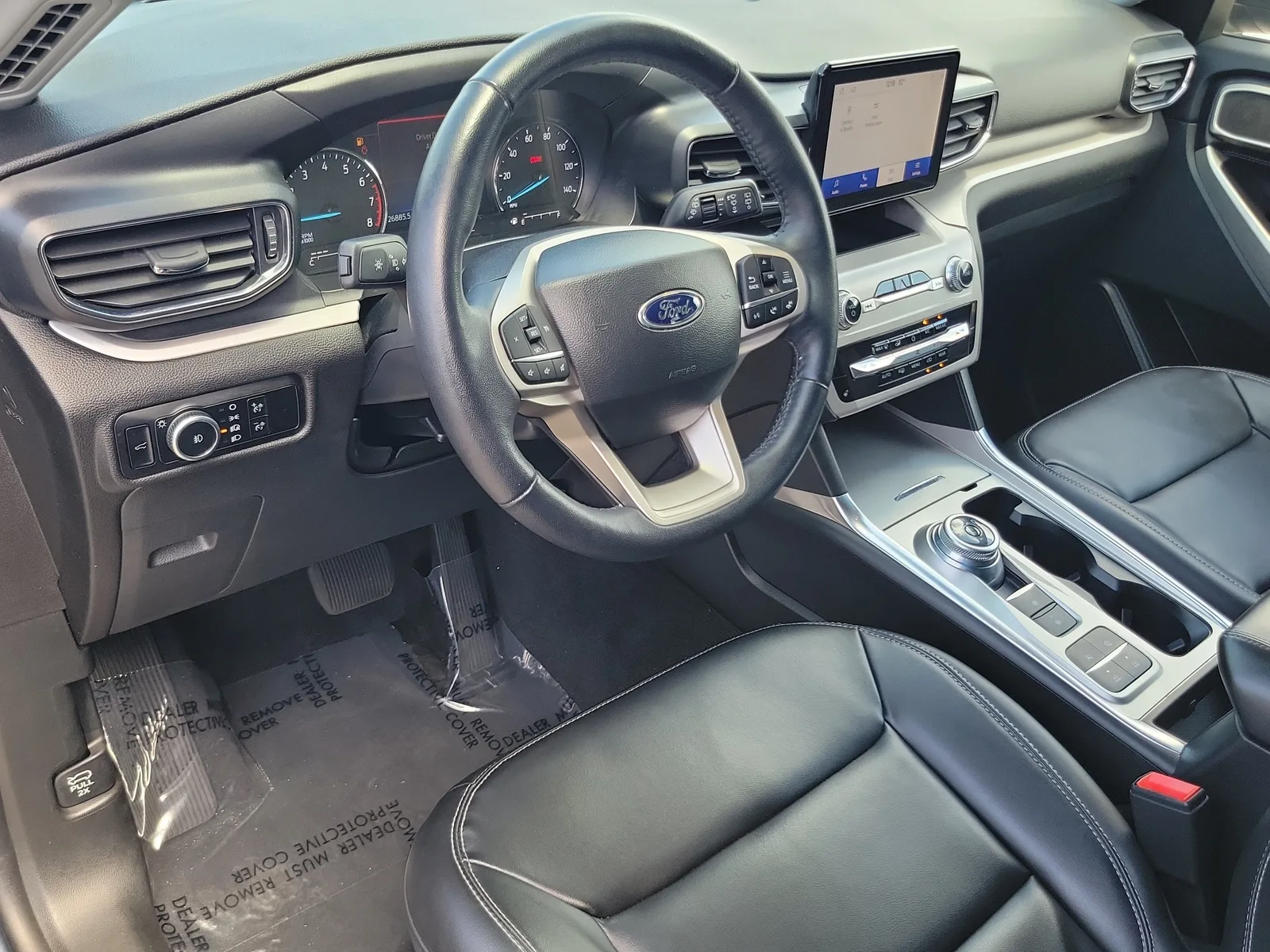 2023 Ford Explorer XLT photo 9