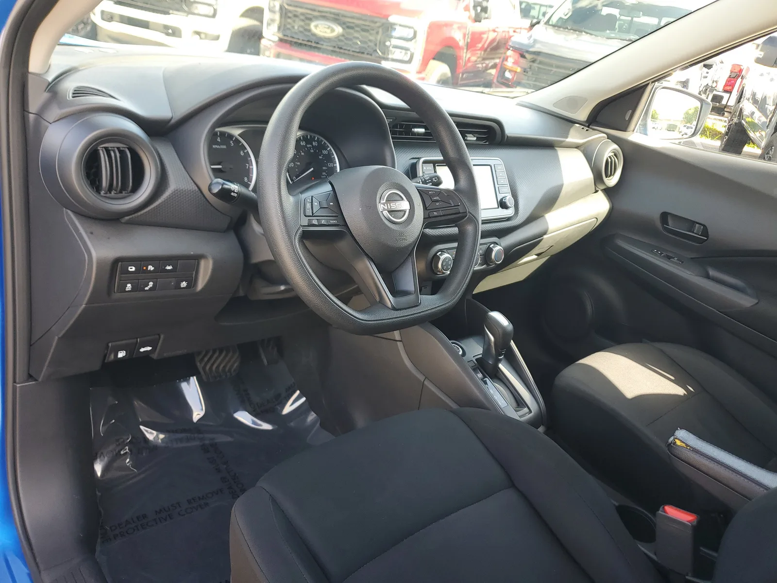 2023 Nissan Kicks S photo 9