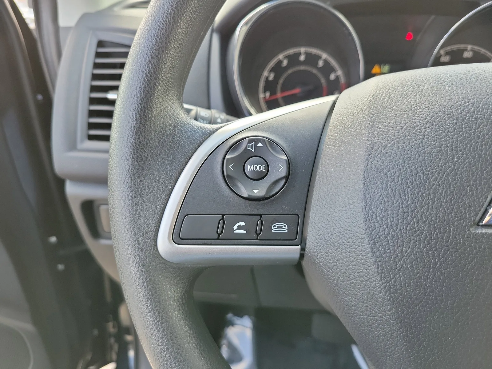 2025 Mitsubishi Outlander Sport ES 4WD photo 21