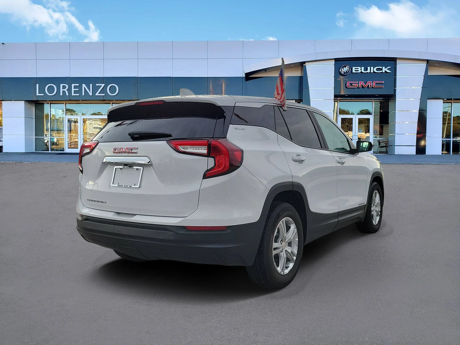 2024 GMC Terrain SLE photo 5