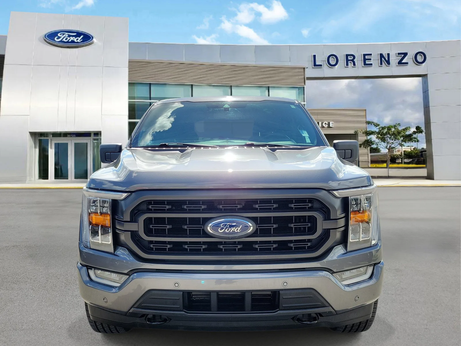 2021 Ford F-150 XLT 4WD photo 2