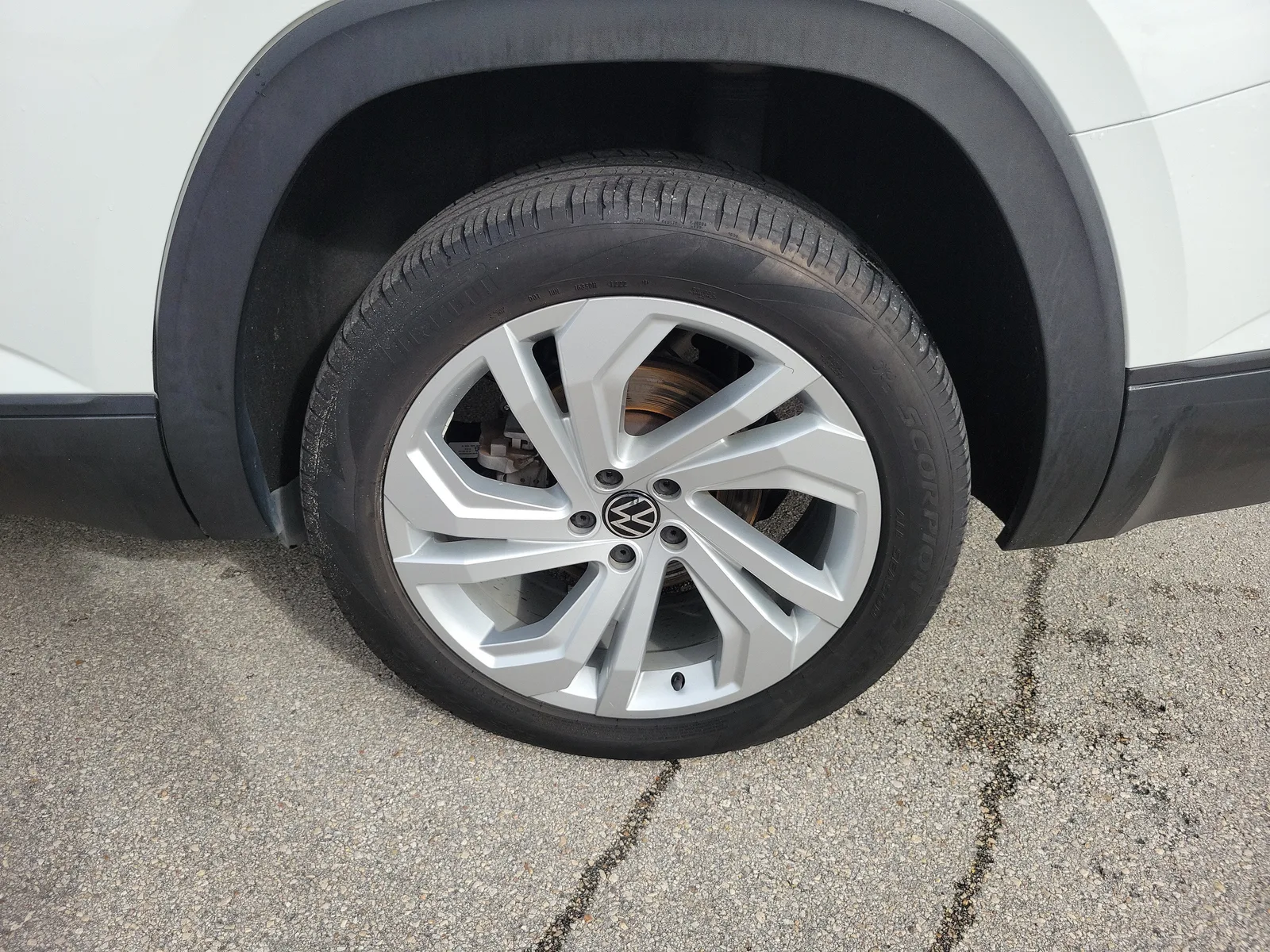 2022 Volkswagen Atlas 3.6L V6 SE w/Technology photo 27