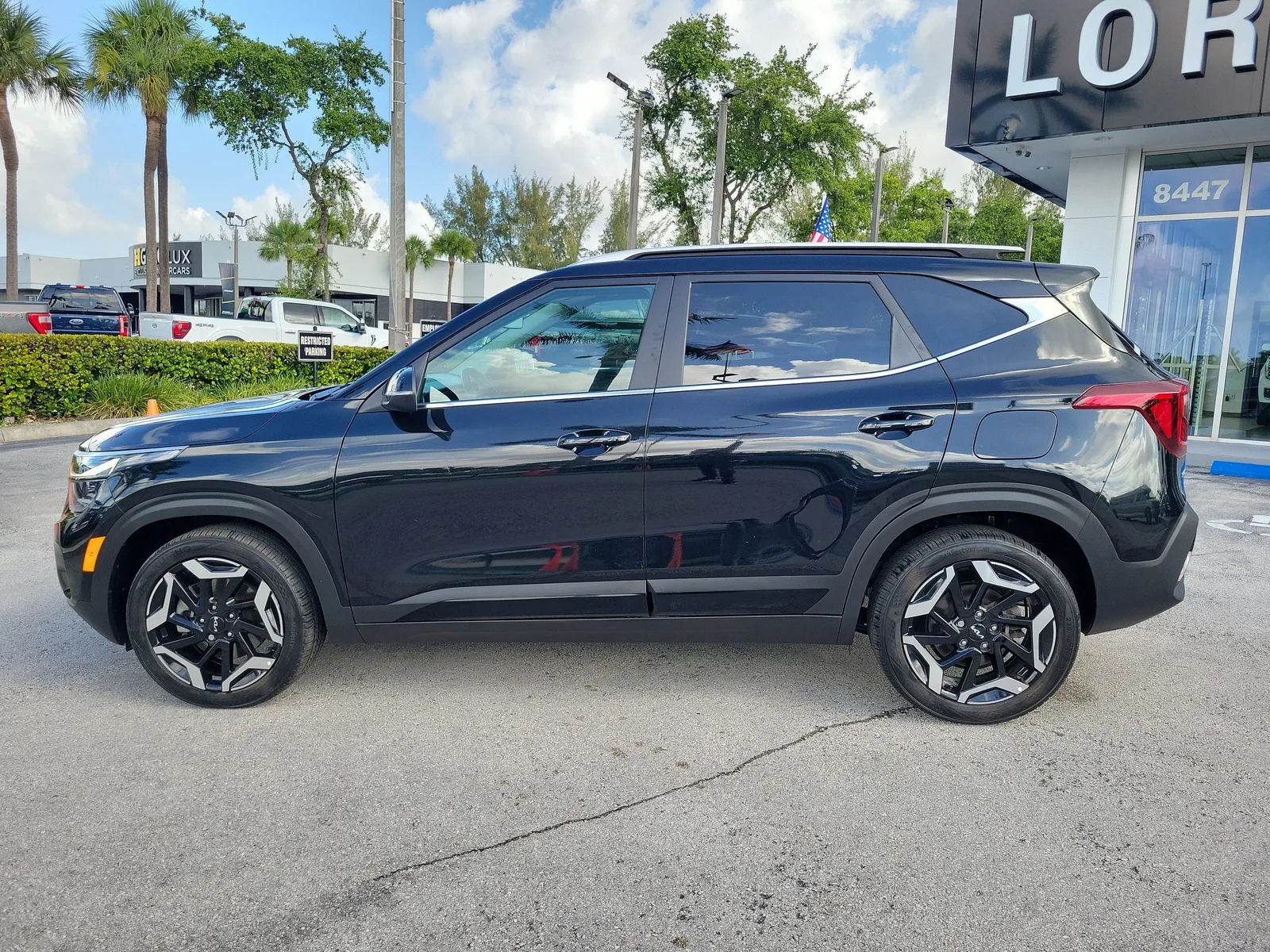 2025 Kia Seltos SX photo 8