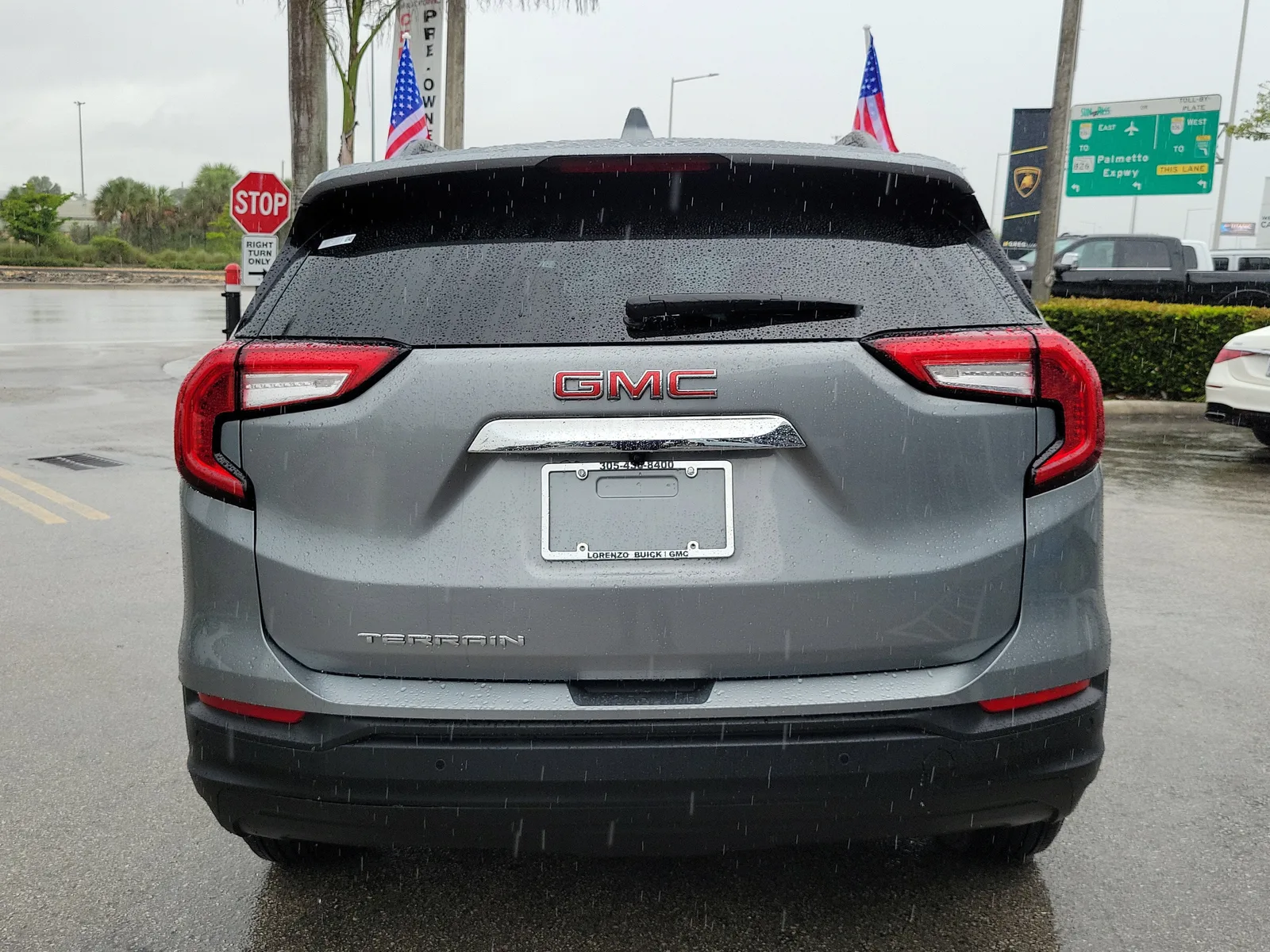 2023 GMC Terrain SLE photo 6