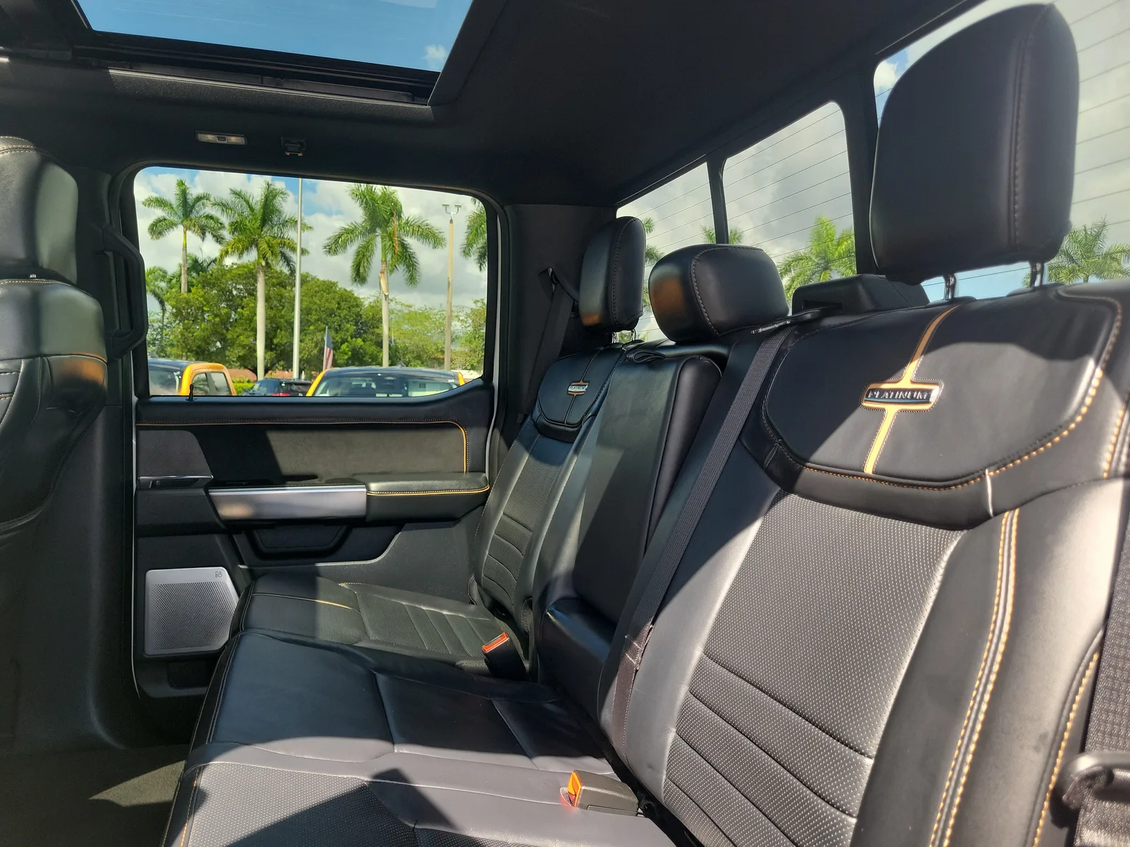 2024 Ford Super Duty F-350 DRW Platinum 4WD photo 17
