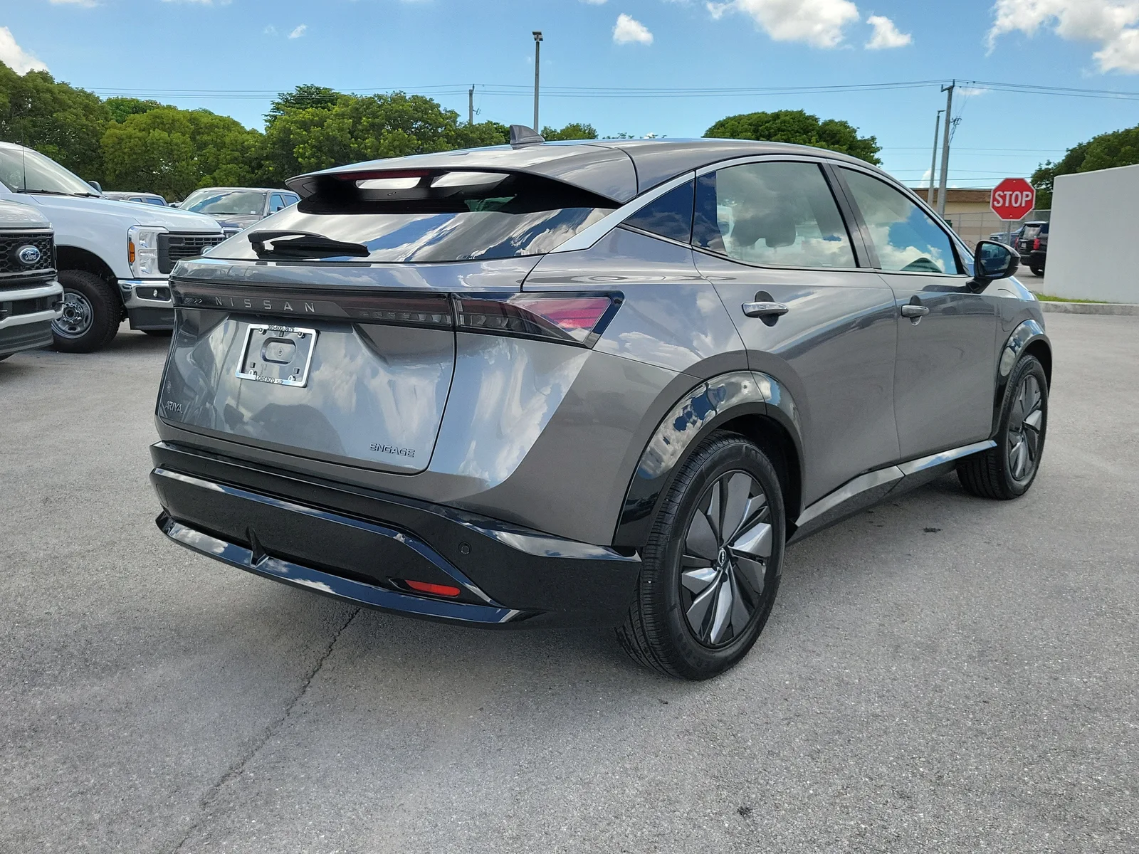2023 Nissan ARIYA ENGAGE photo 5