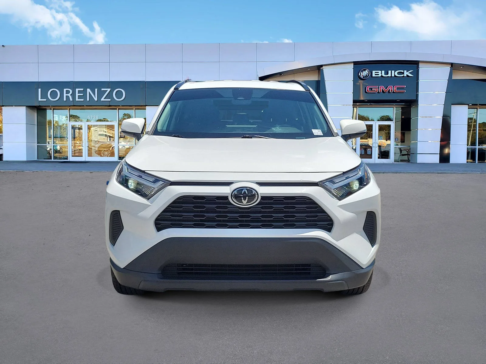 2024 Toyota RAV4 XLE photo 2