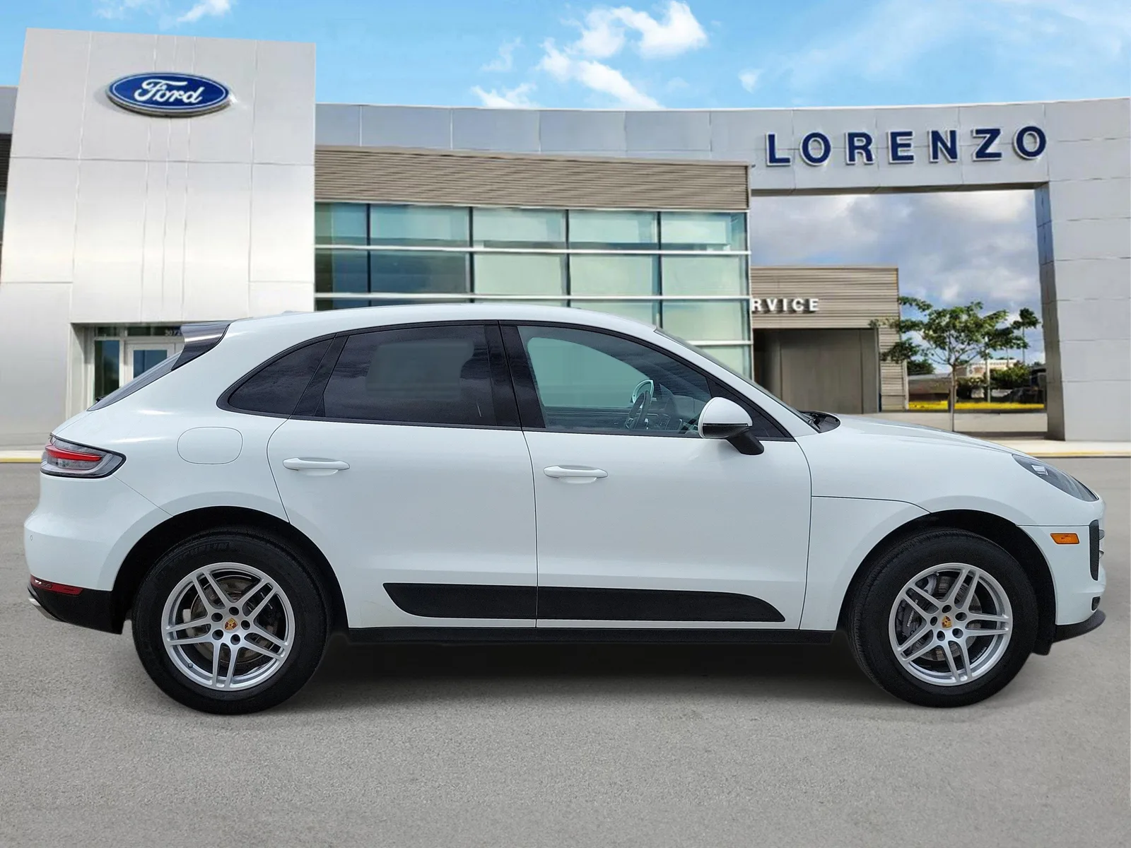 2021 Porsche Macan Base photo 4